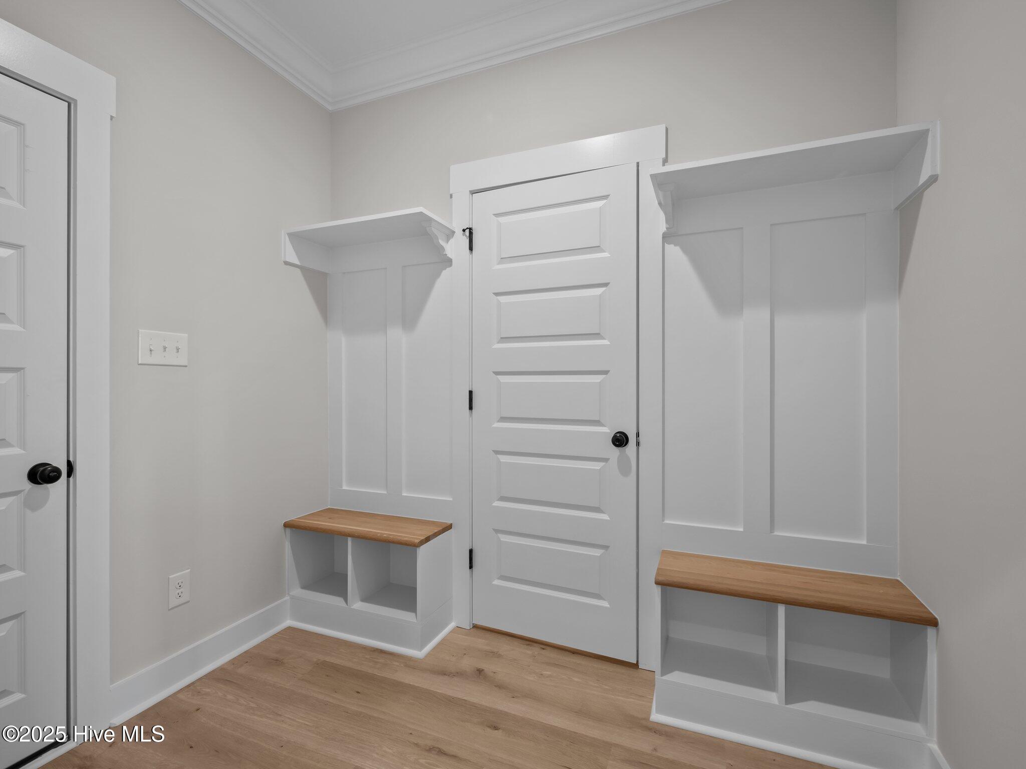 100487102 | Photo 17