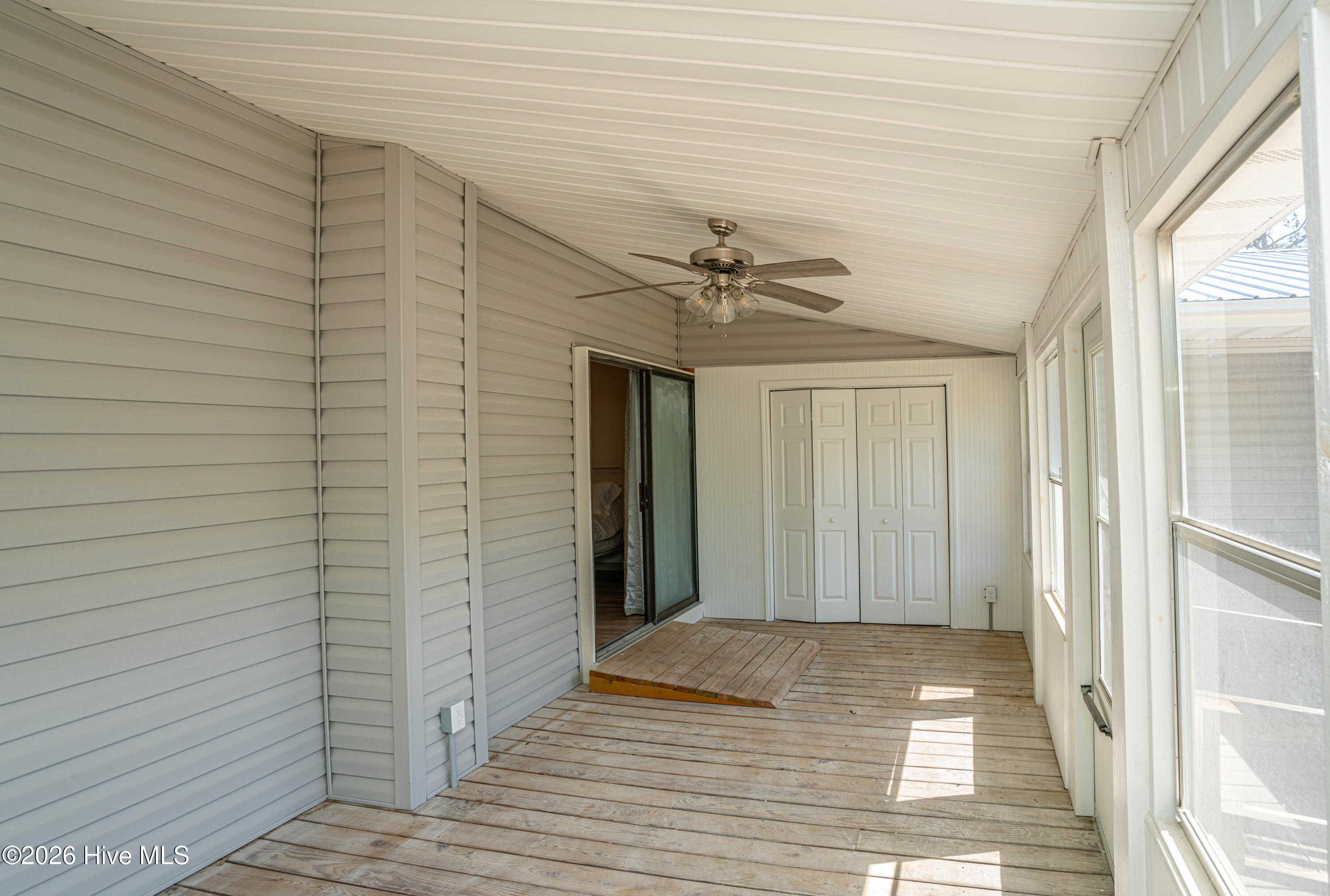 100567372 | Photo 67