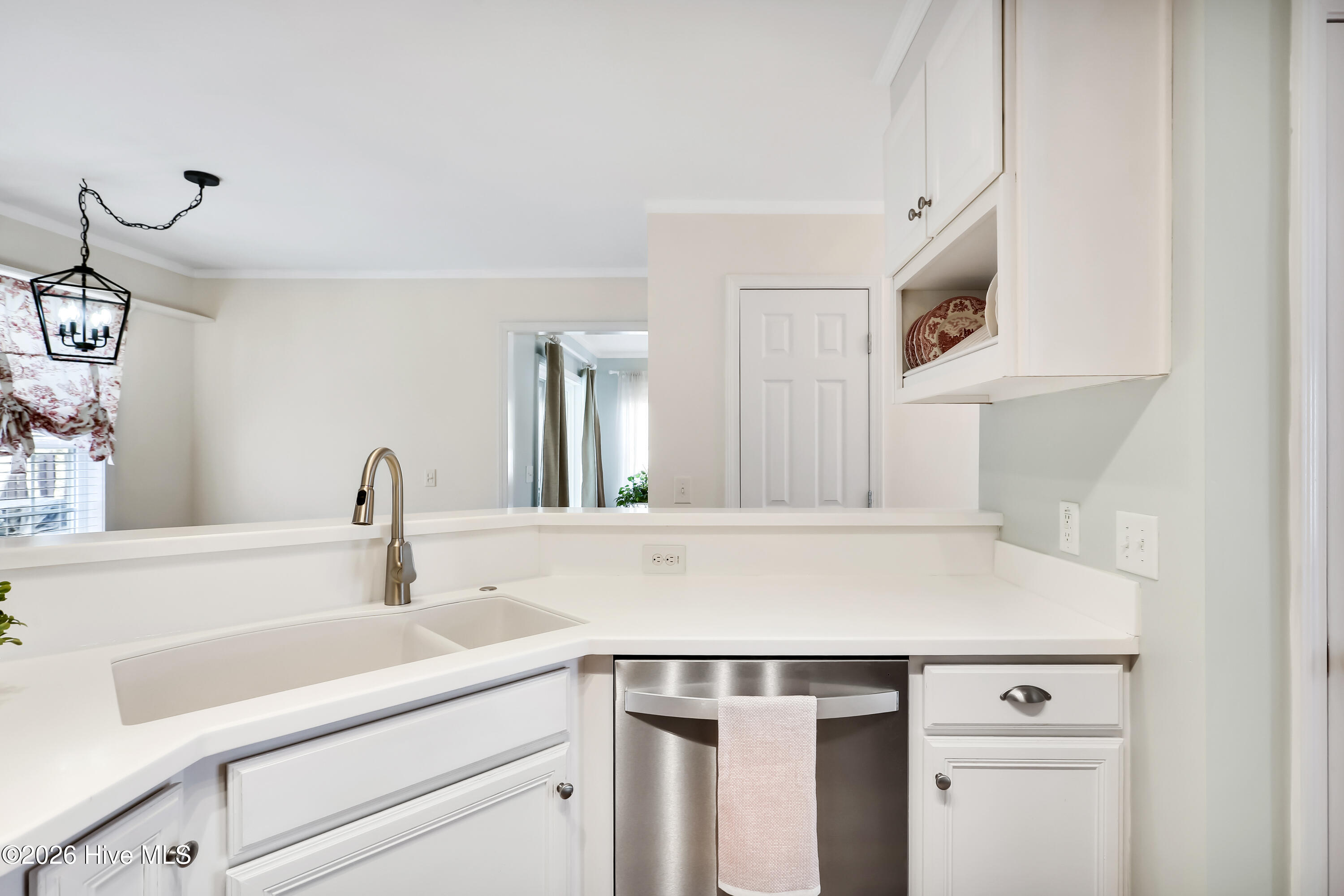 100553691 | Photo 16