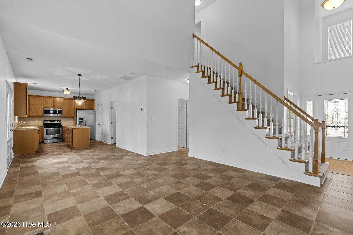 100553312 | Photo 14