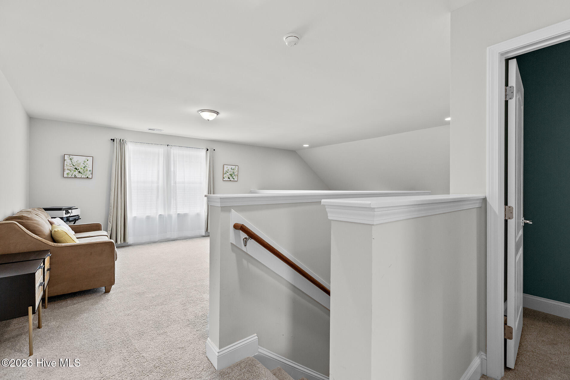 100549567 | Photo 29