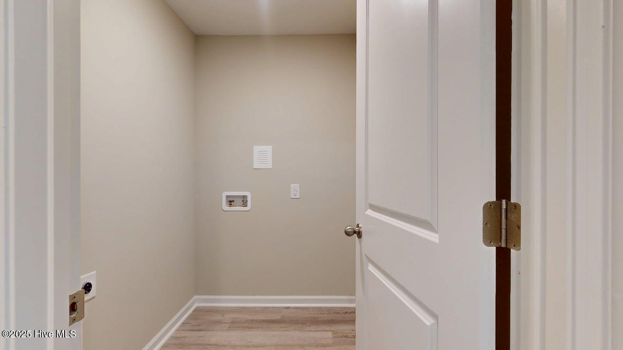 100536677 | Photo 18