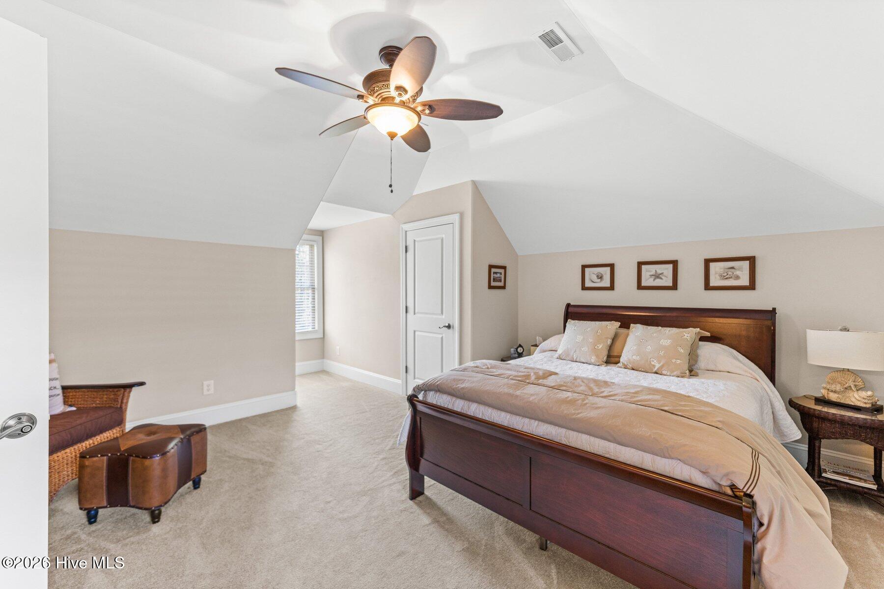 100555676 | Photo 35