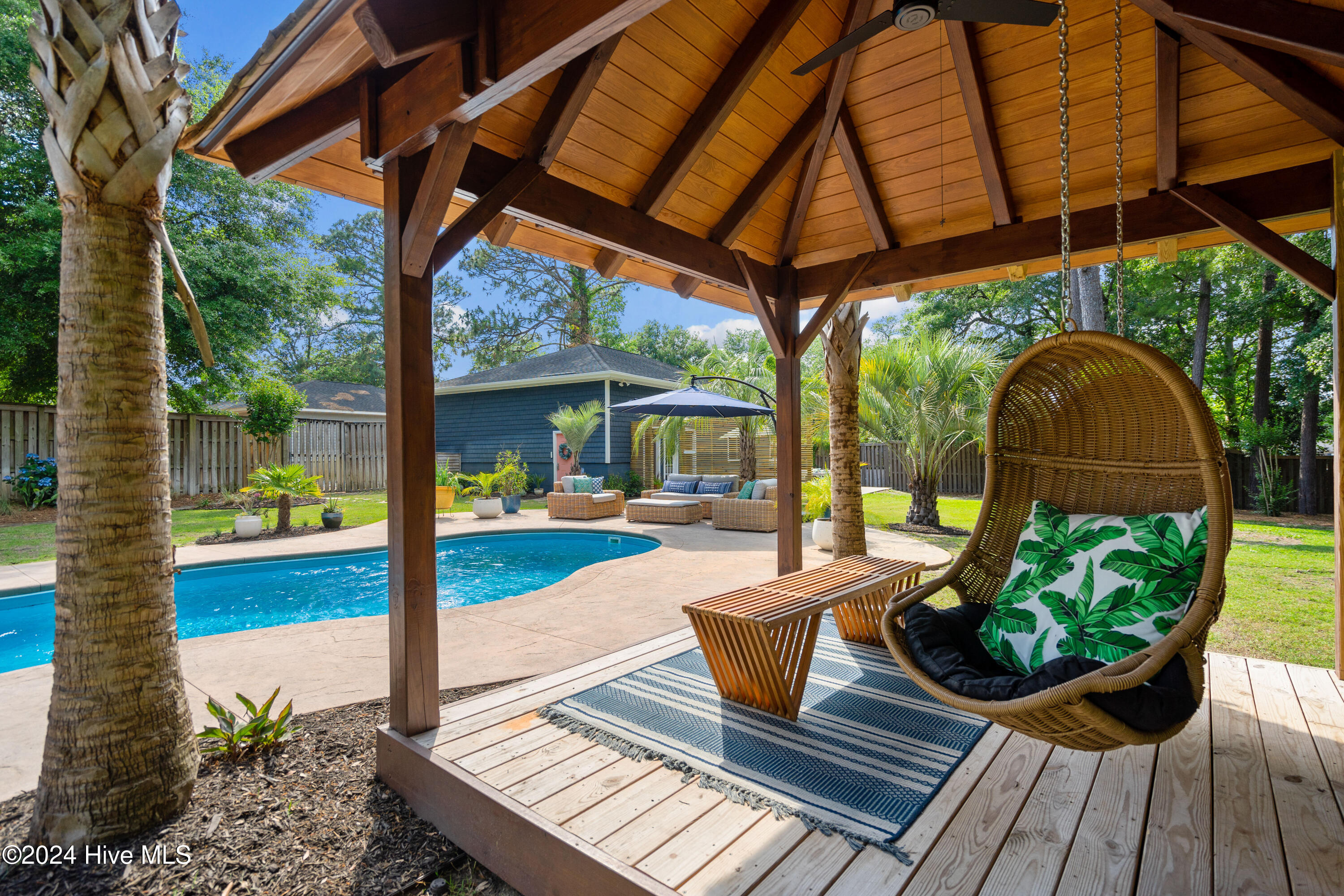 100550699 | Photo 55