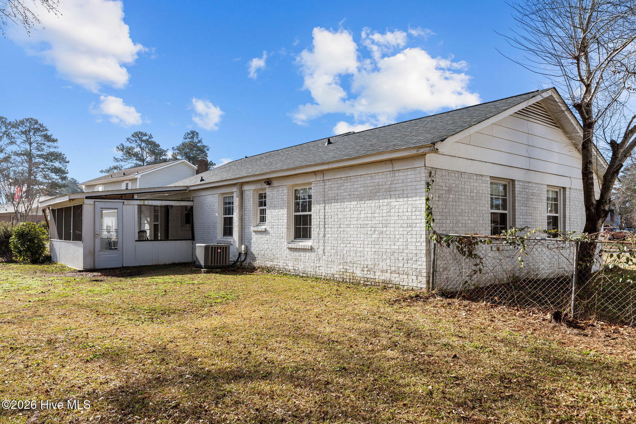 100558764 | Photo 32