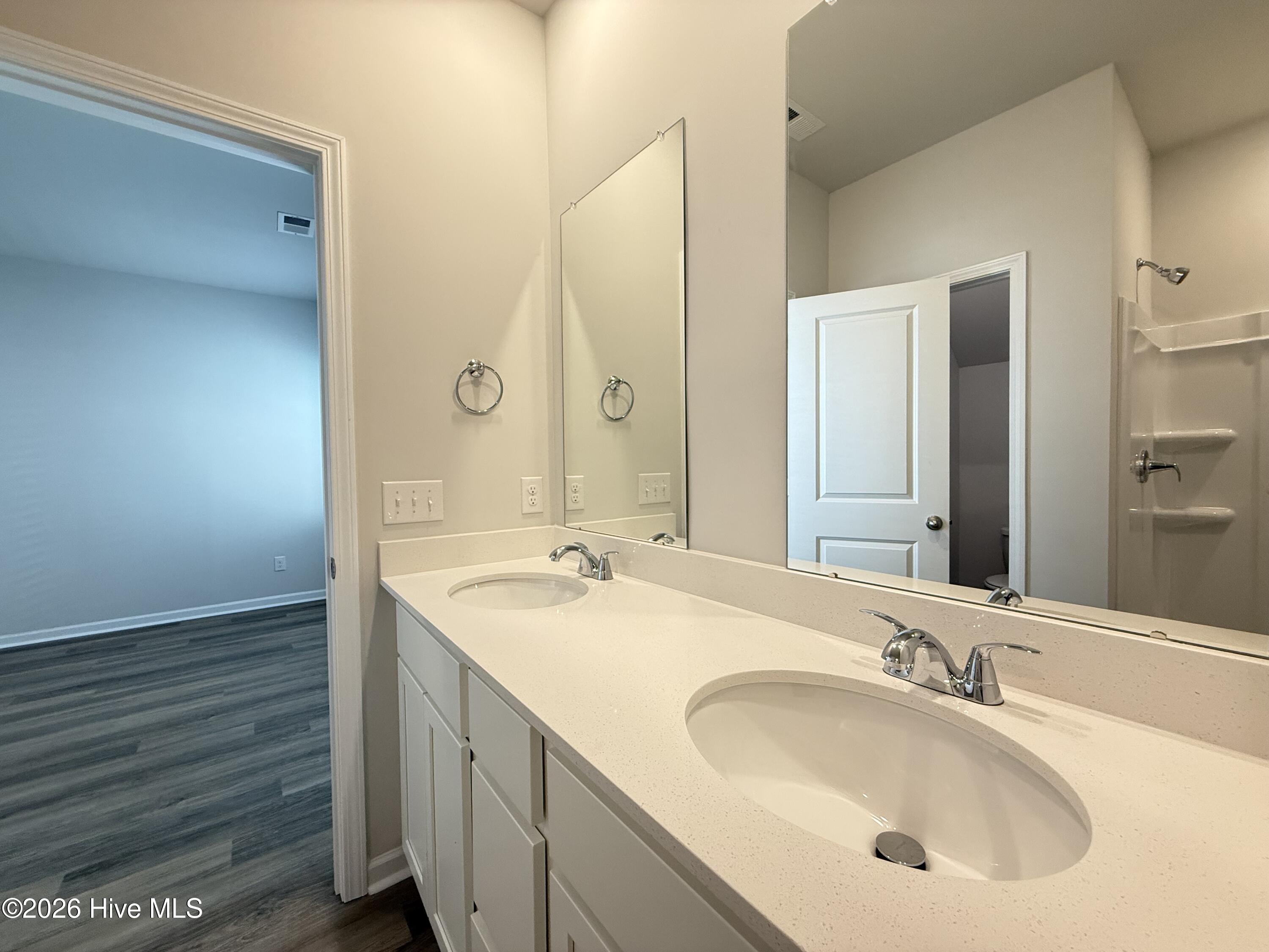 100546589 | Photo 12