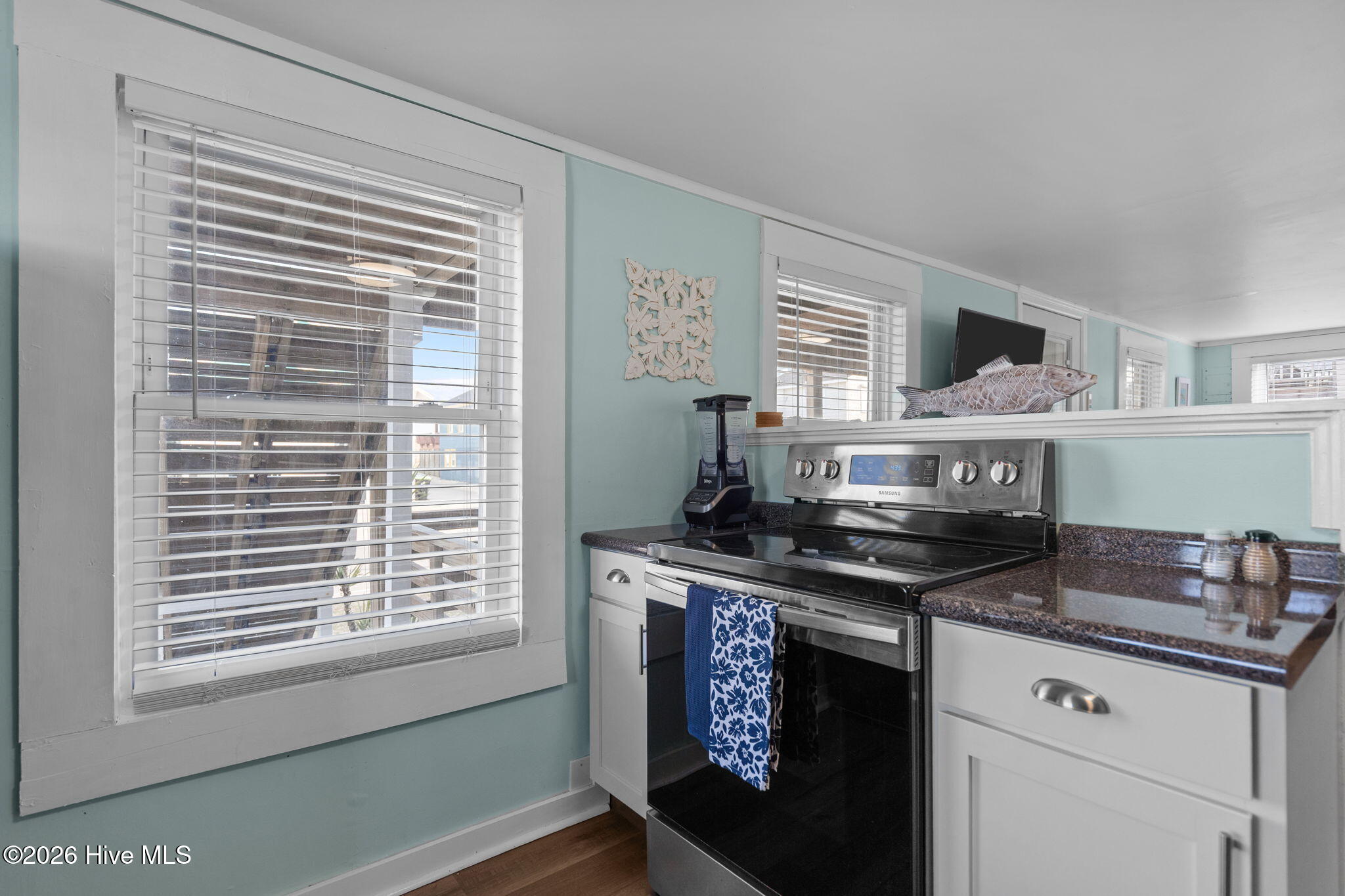 100552359 | Photo 34