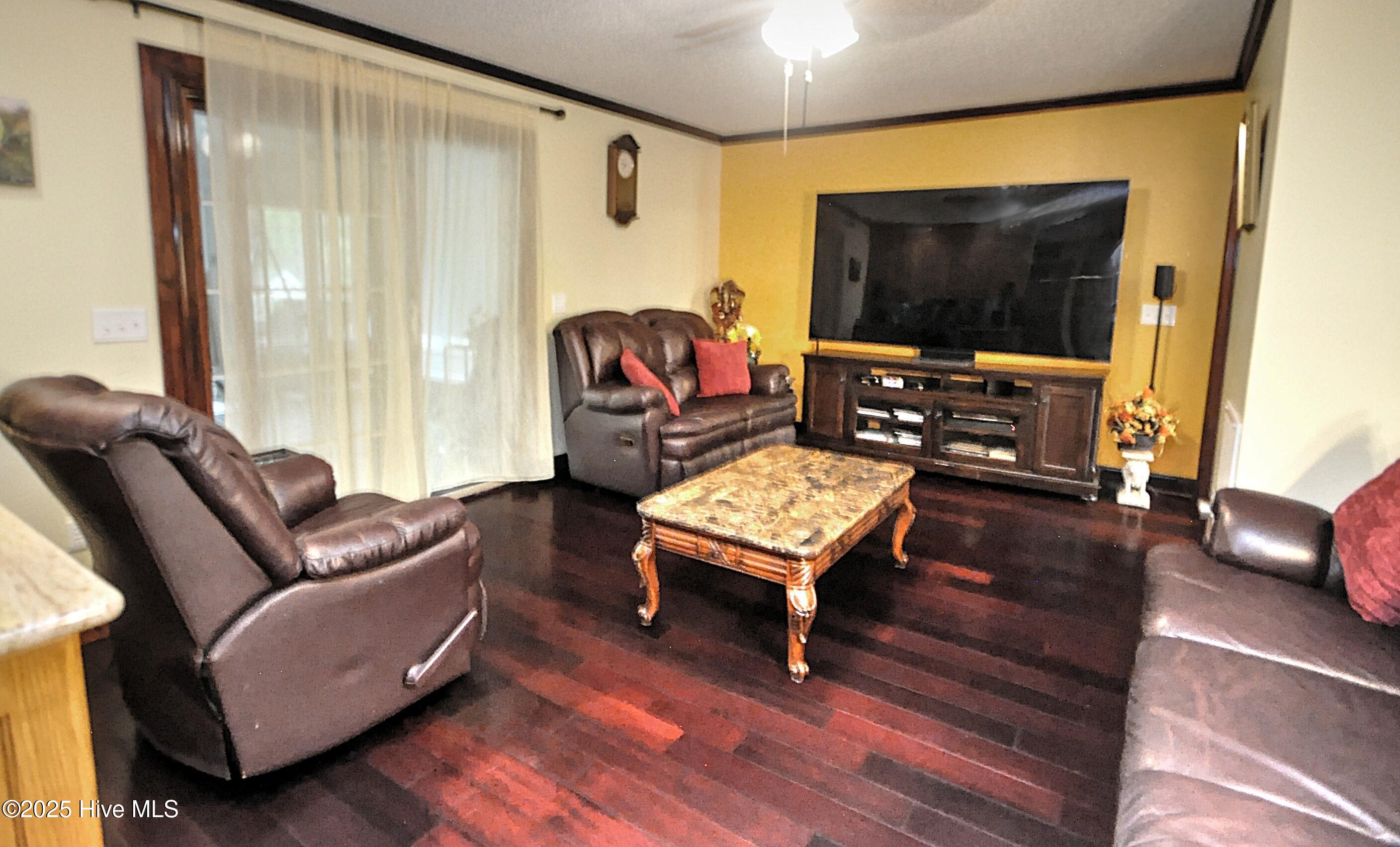 100546216 | Photo 18