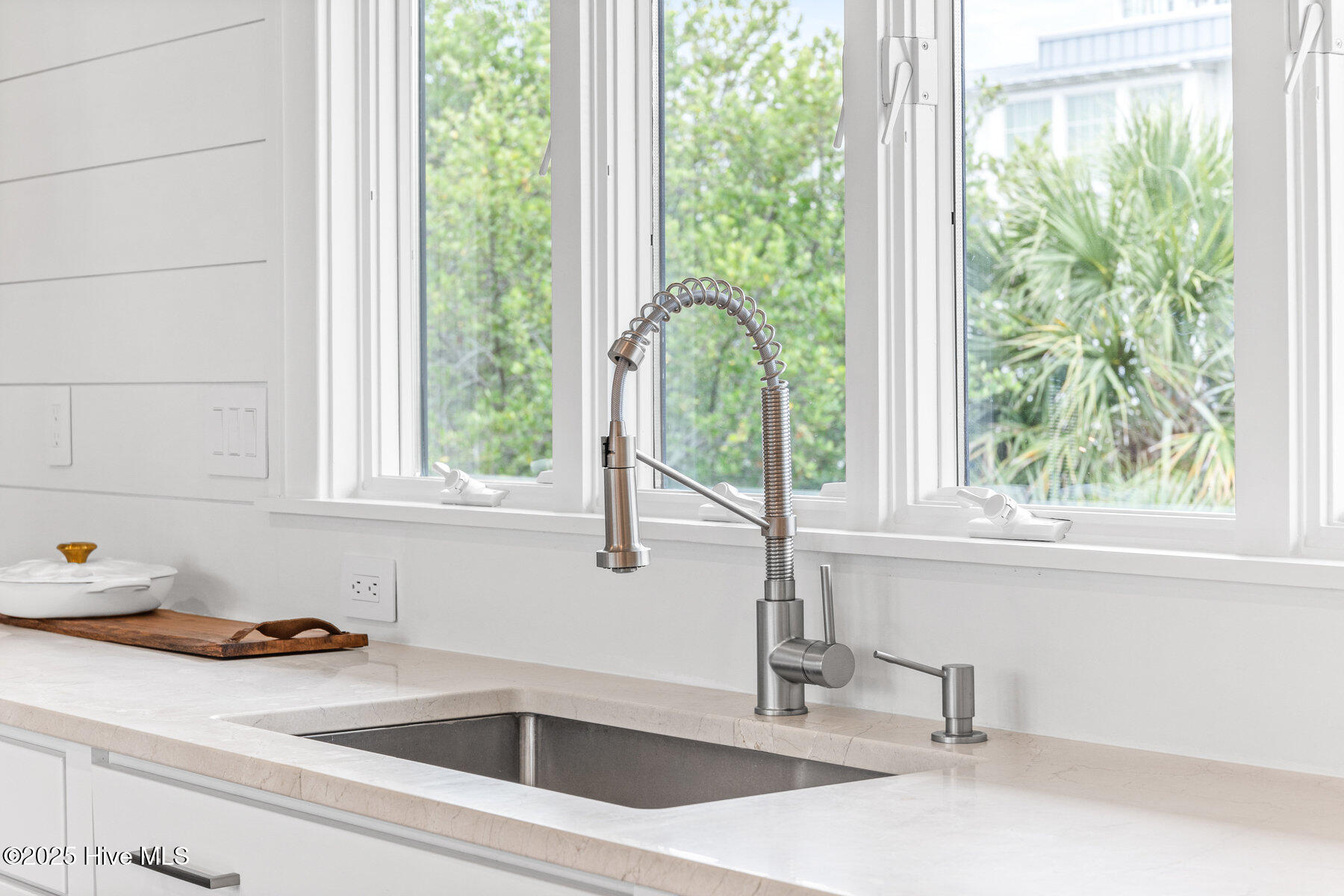 100530519 | Photo 21