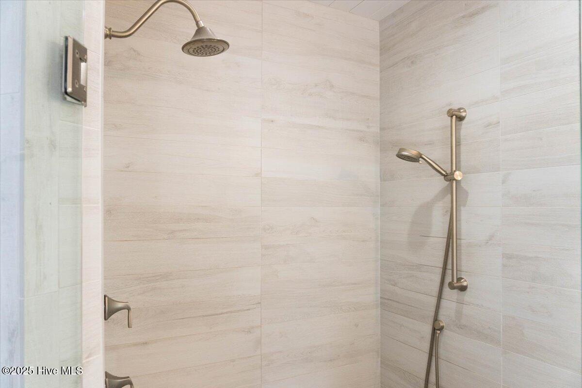 100491372 | Photo 56