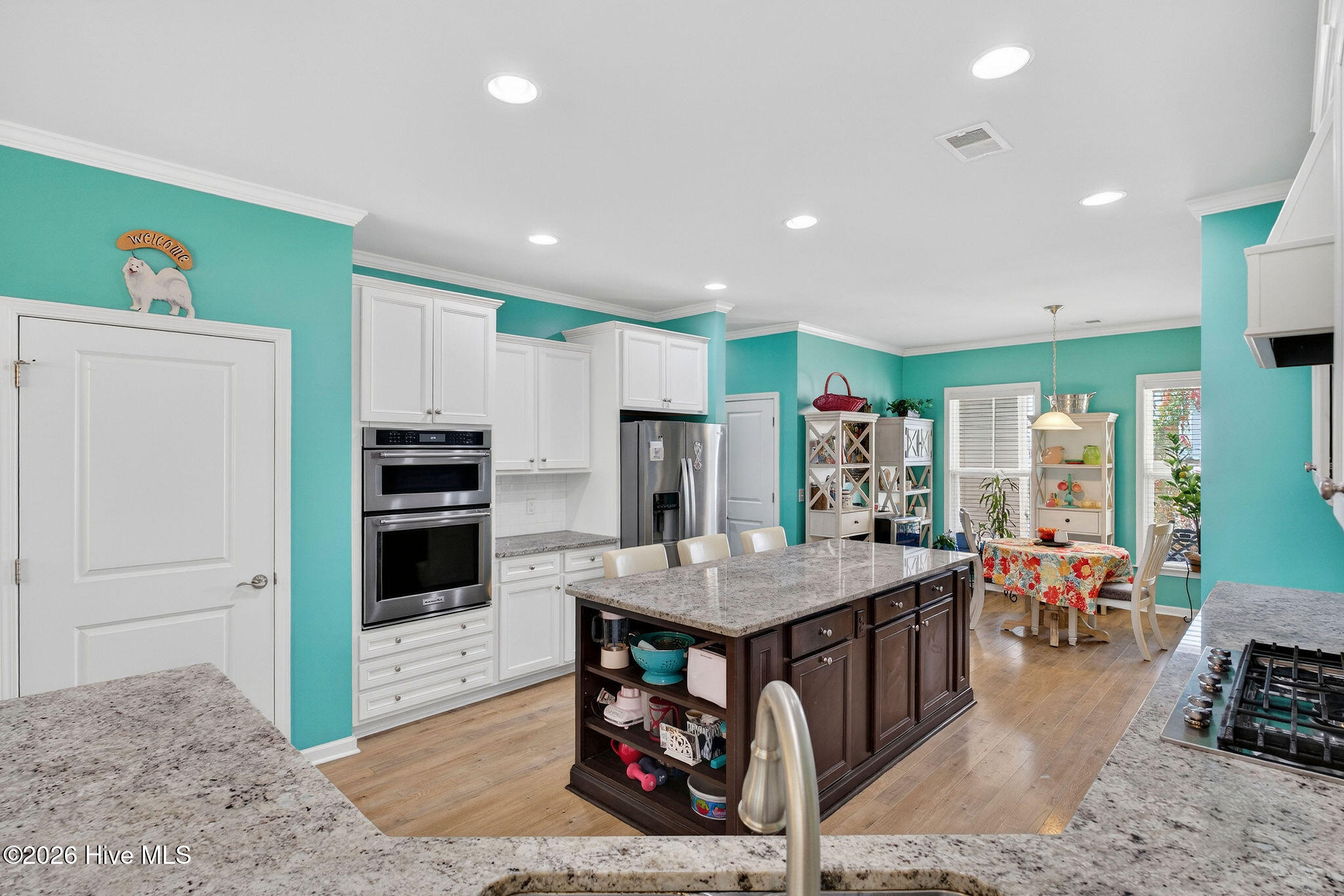 100560495 | Photo 11