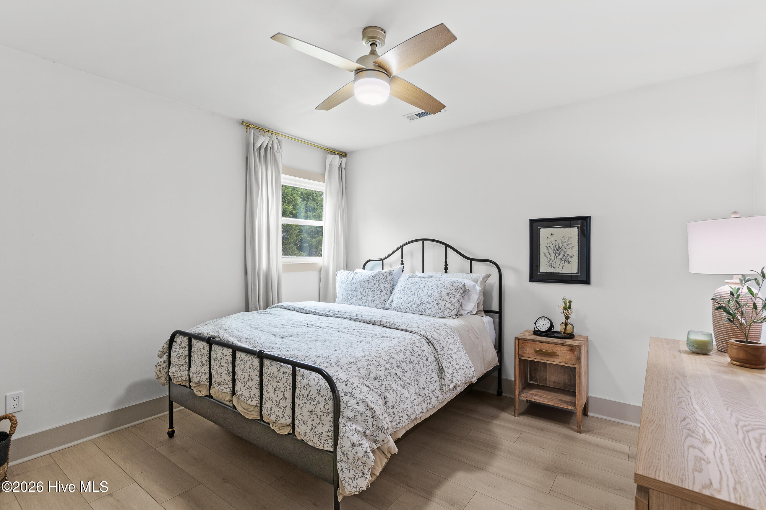 100566396 | Photo 21