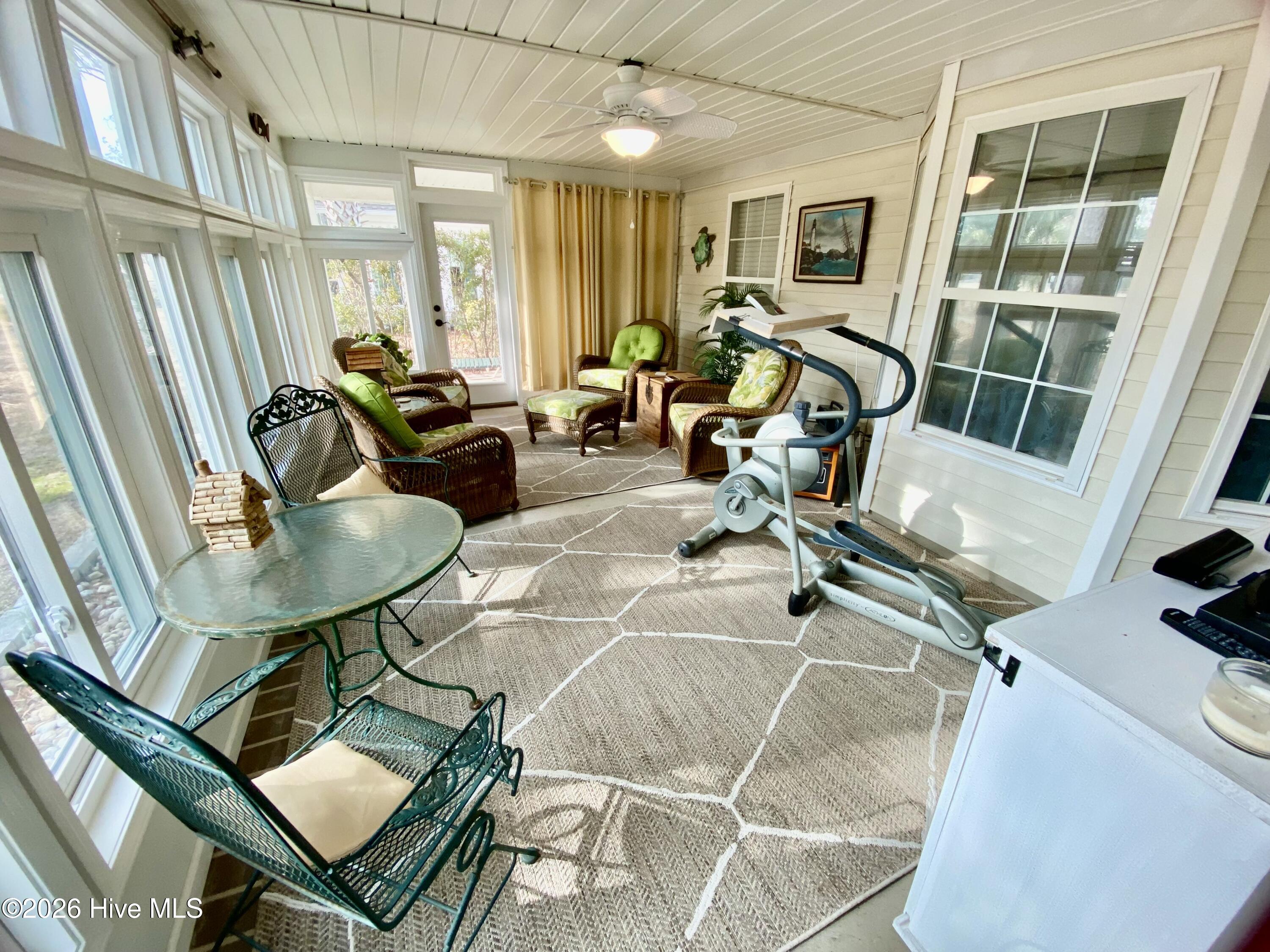 100555896 | Photo 46