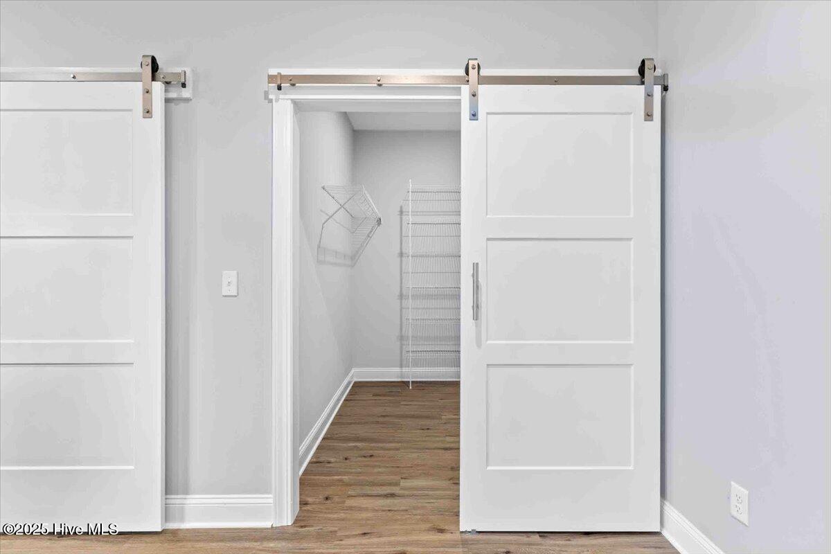 100525098 | Photo 31