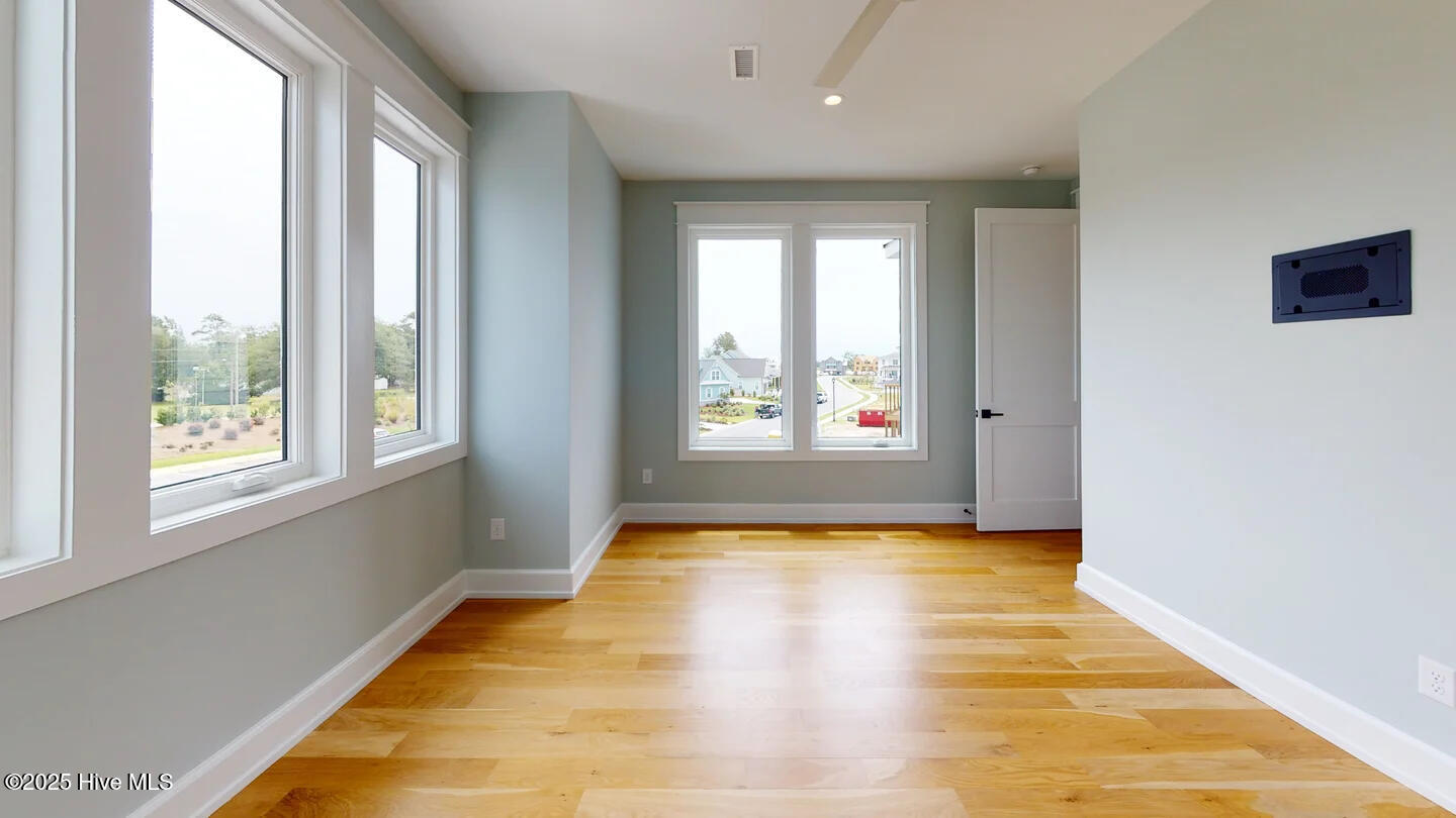 100514796 | Photo 26