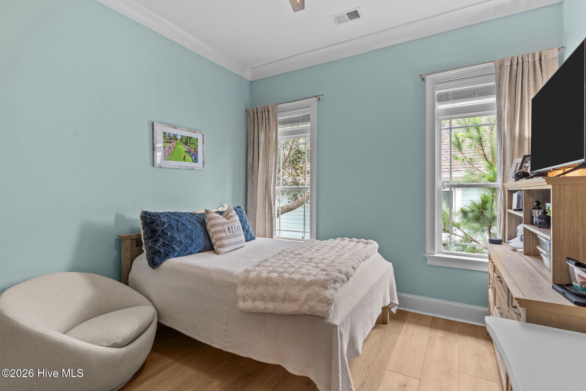 100557179 | Photo 28