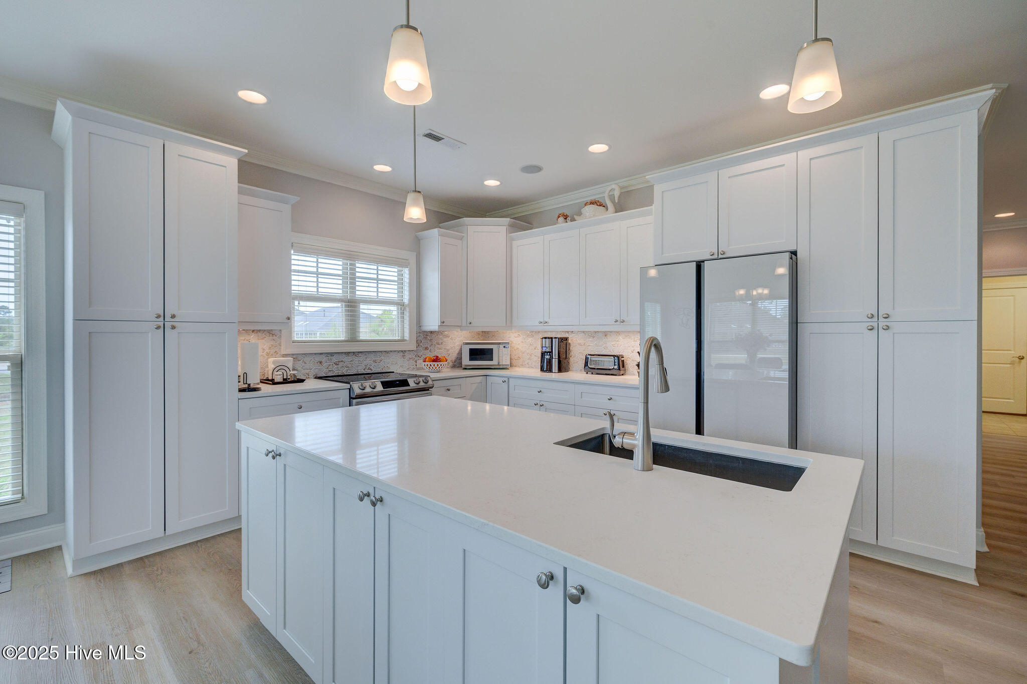 100549436 | Photo 18