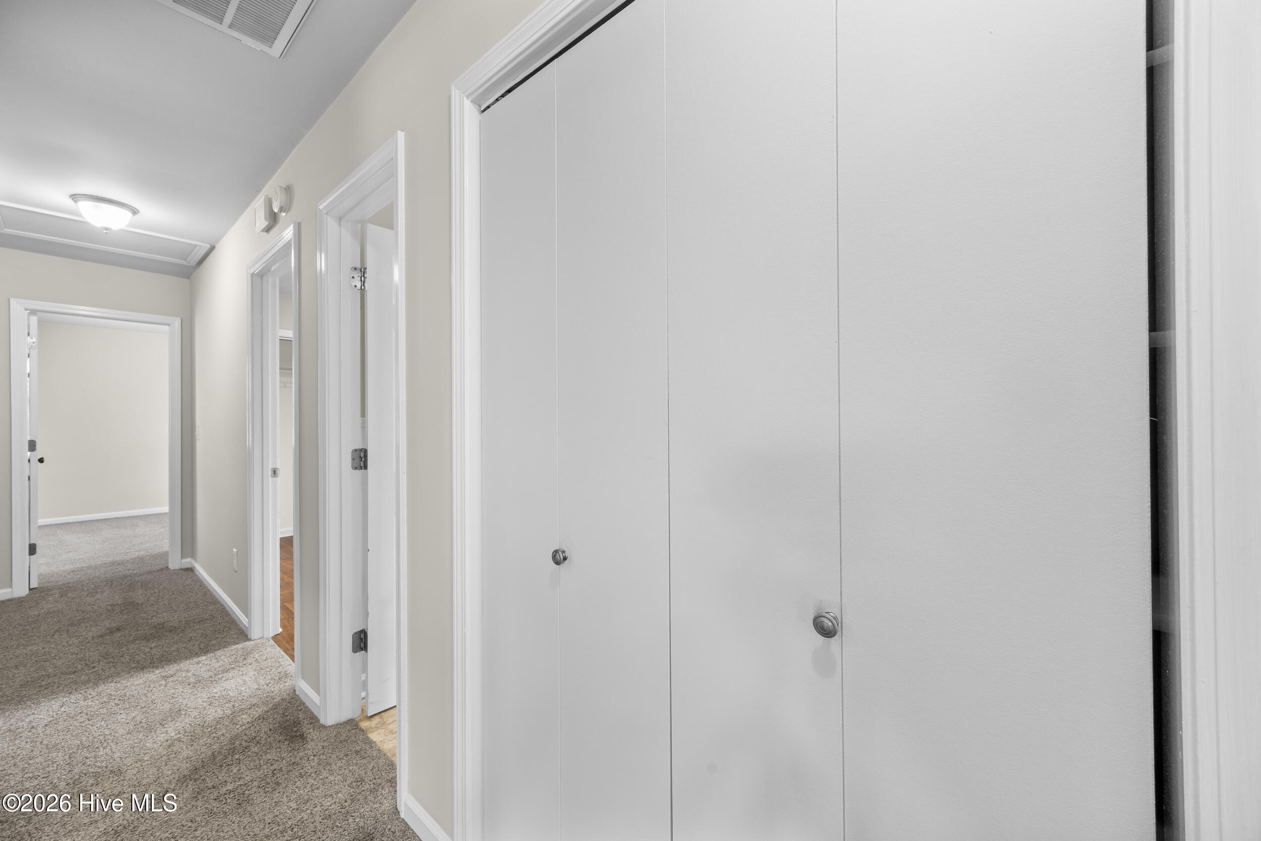 100560305 | Photo 21