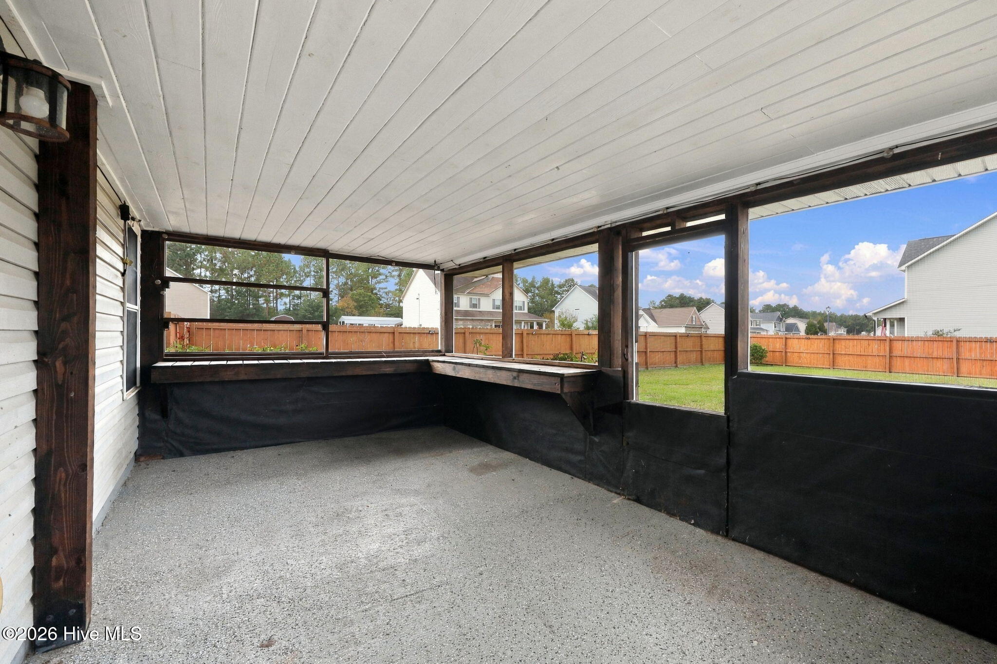 402 Kinroff Drive,Hubert
