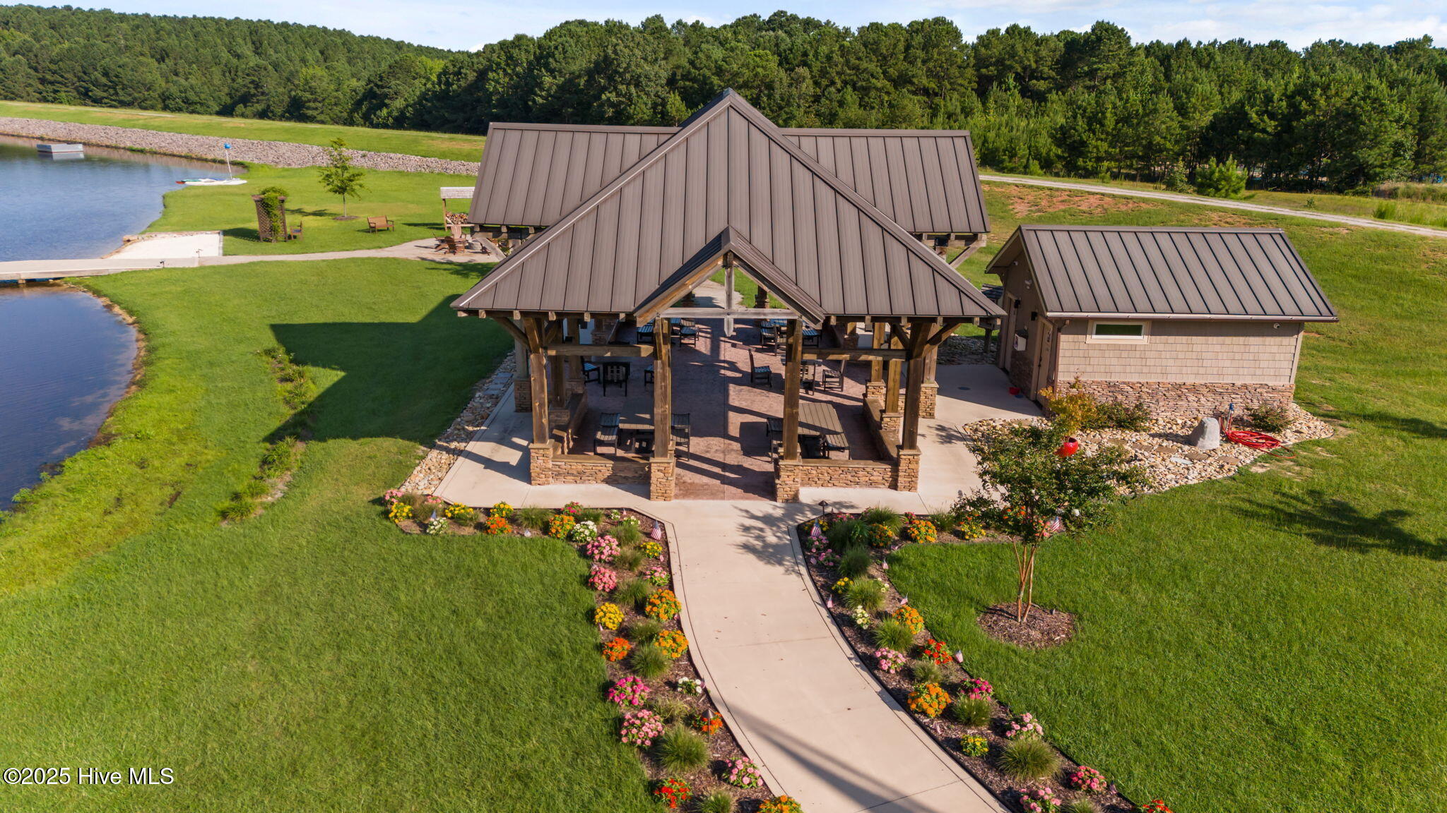 455 Broken Ridge Trail