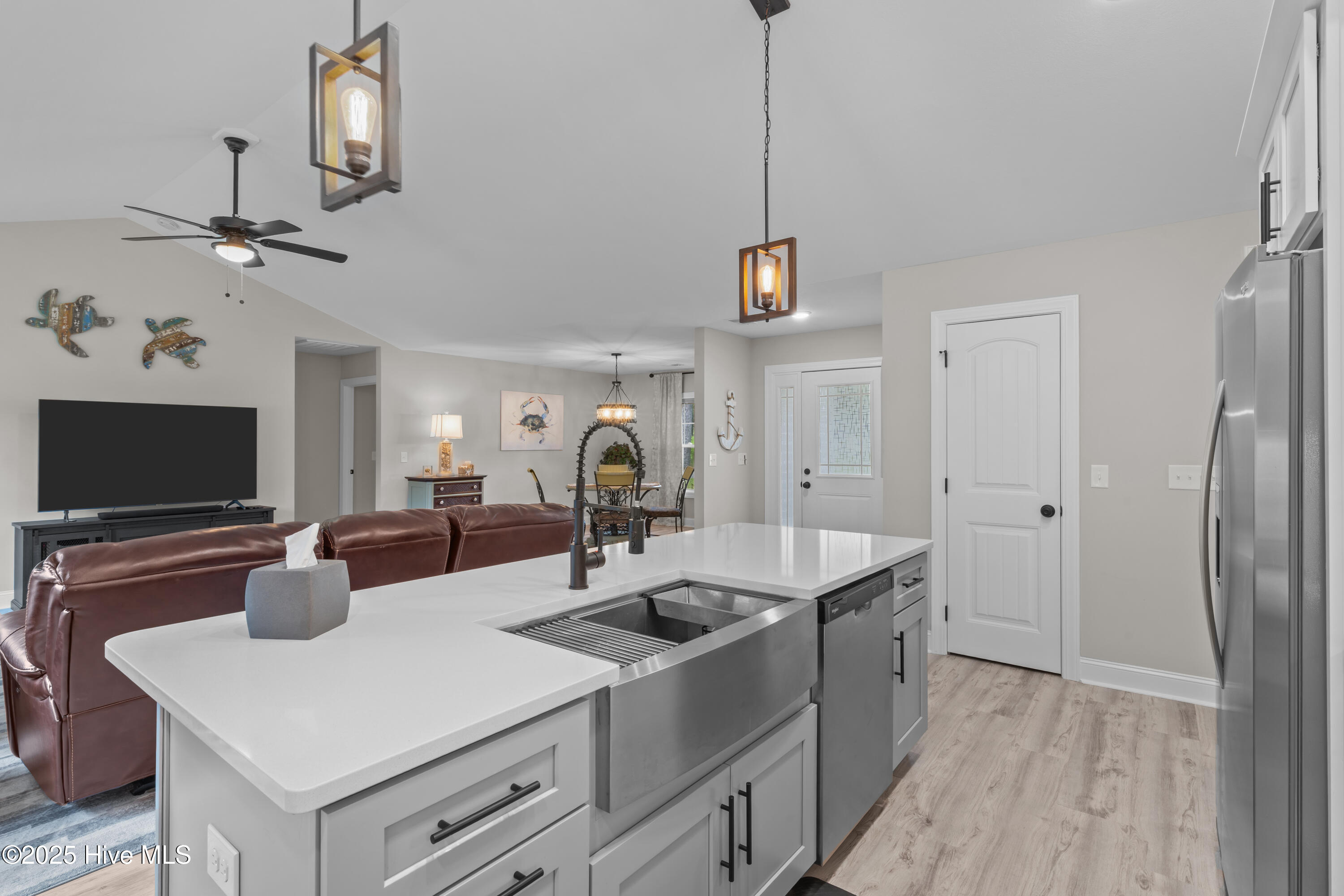 100522154 | Photo 14