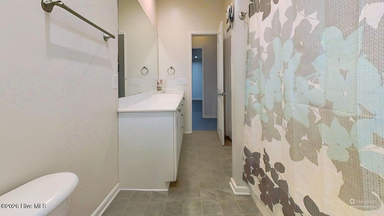 100559167 | Photo 15