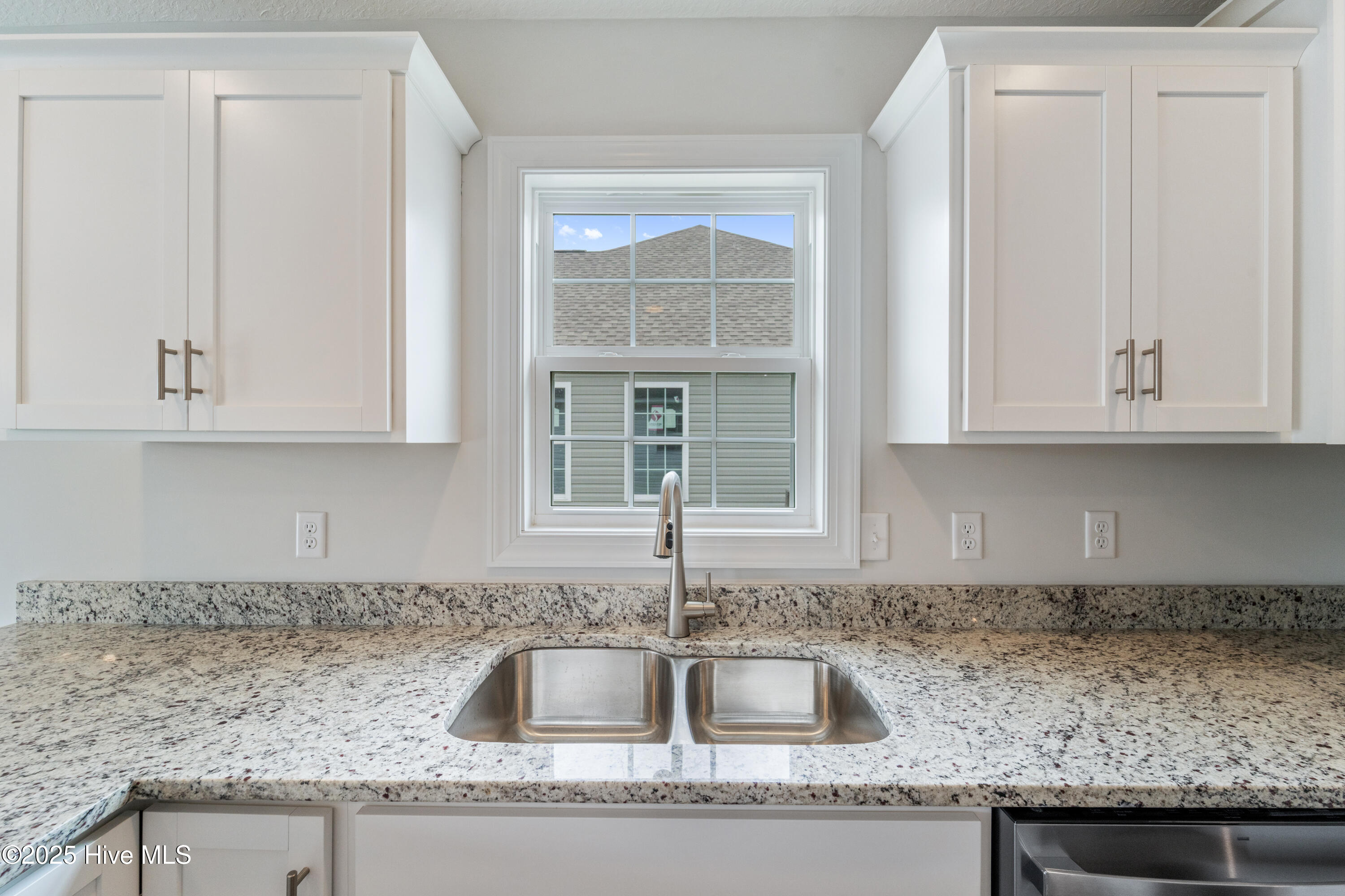 100493444 | Photo 17