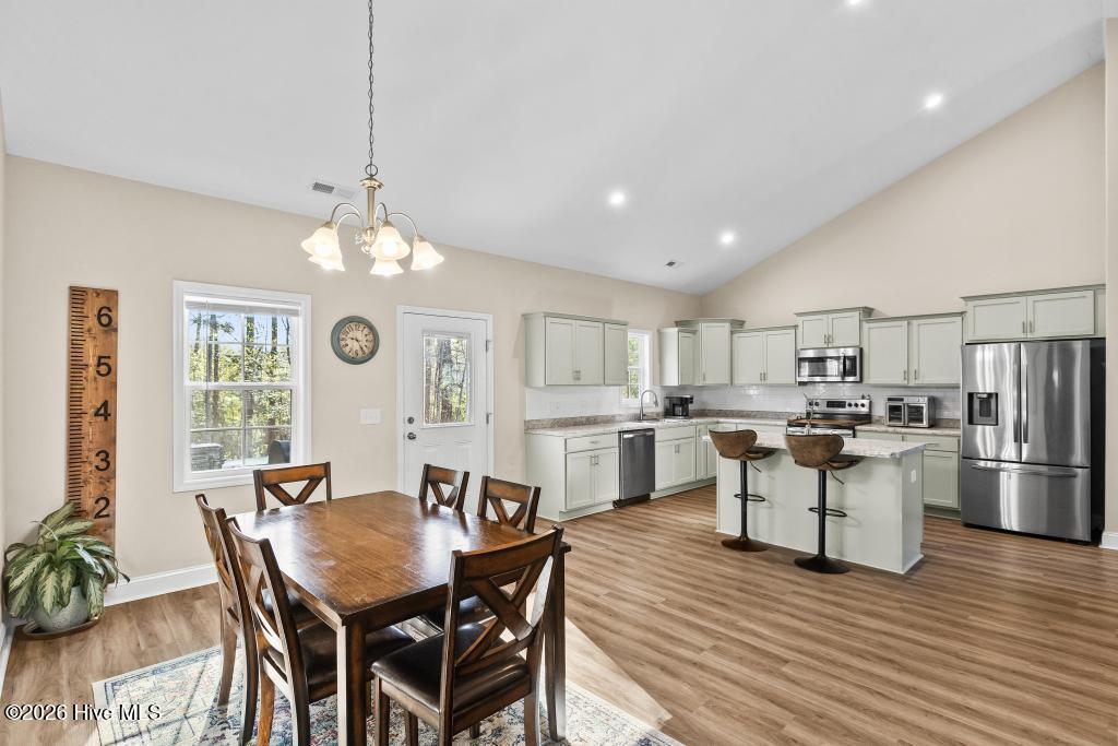 100565616 | Photo 16