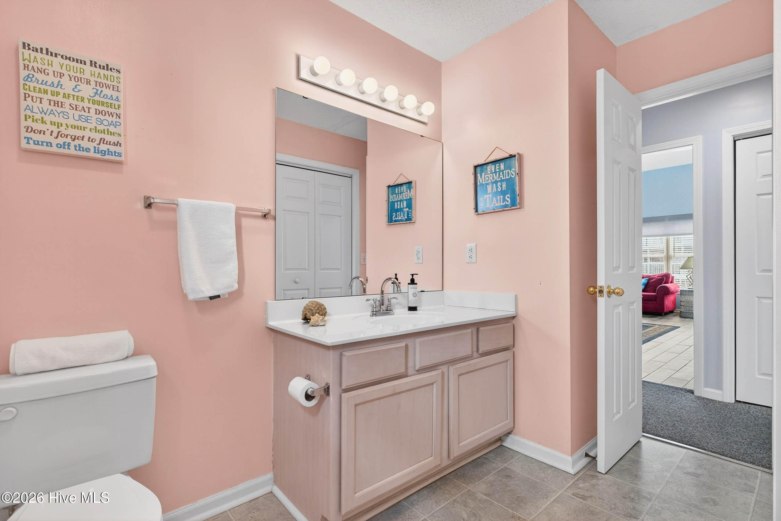 100563035 | Photo 30