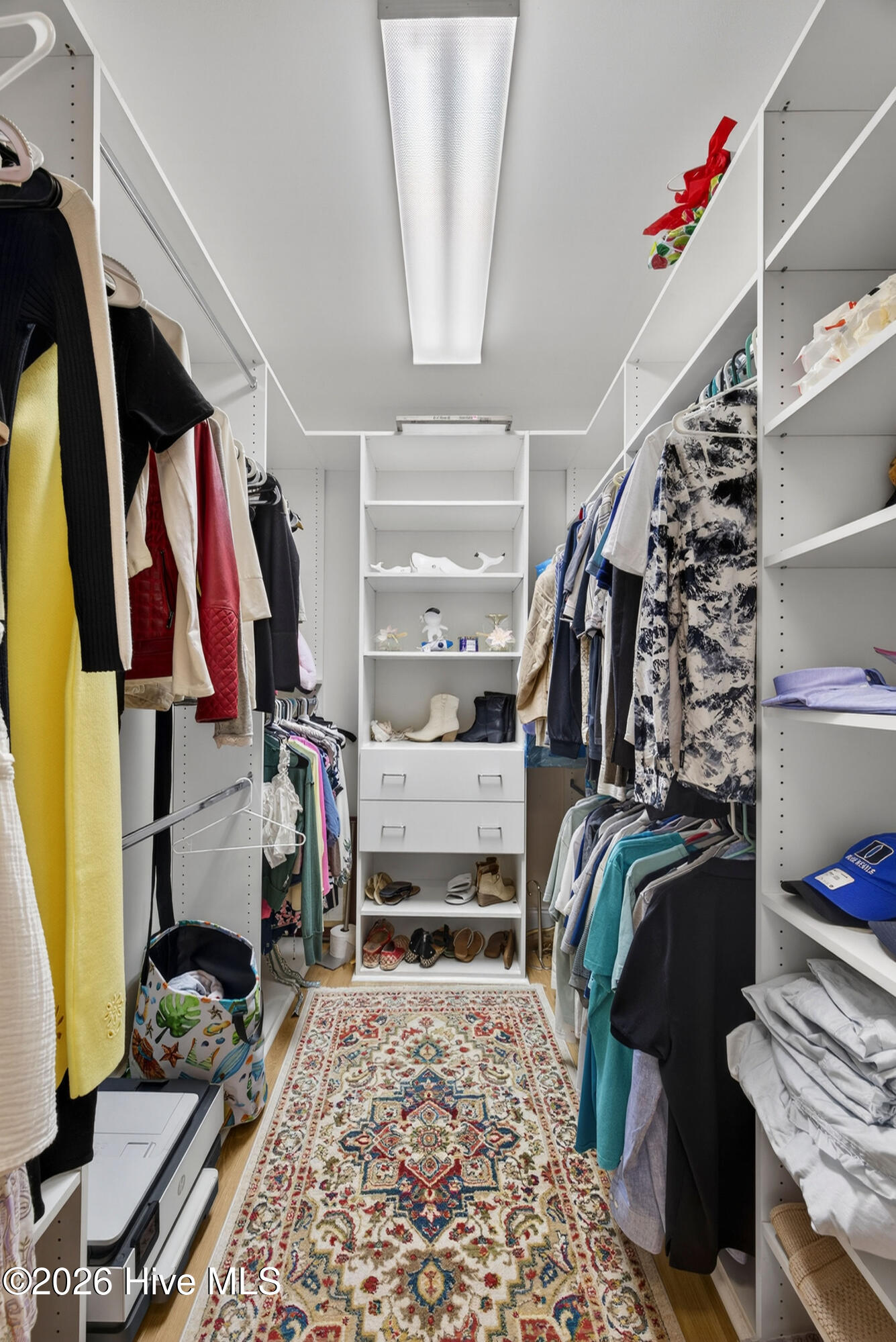 100562225 | Photo 39