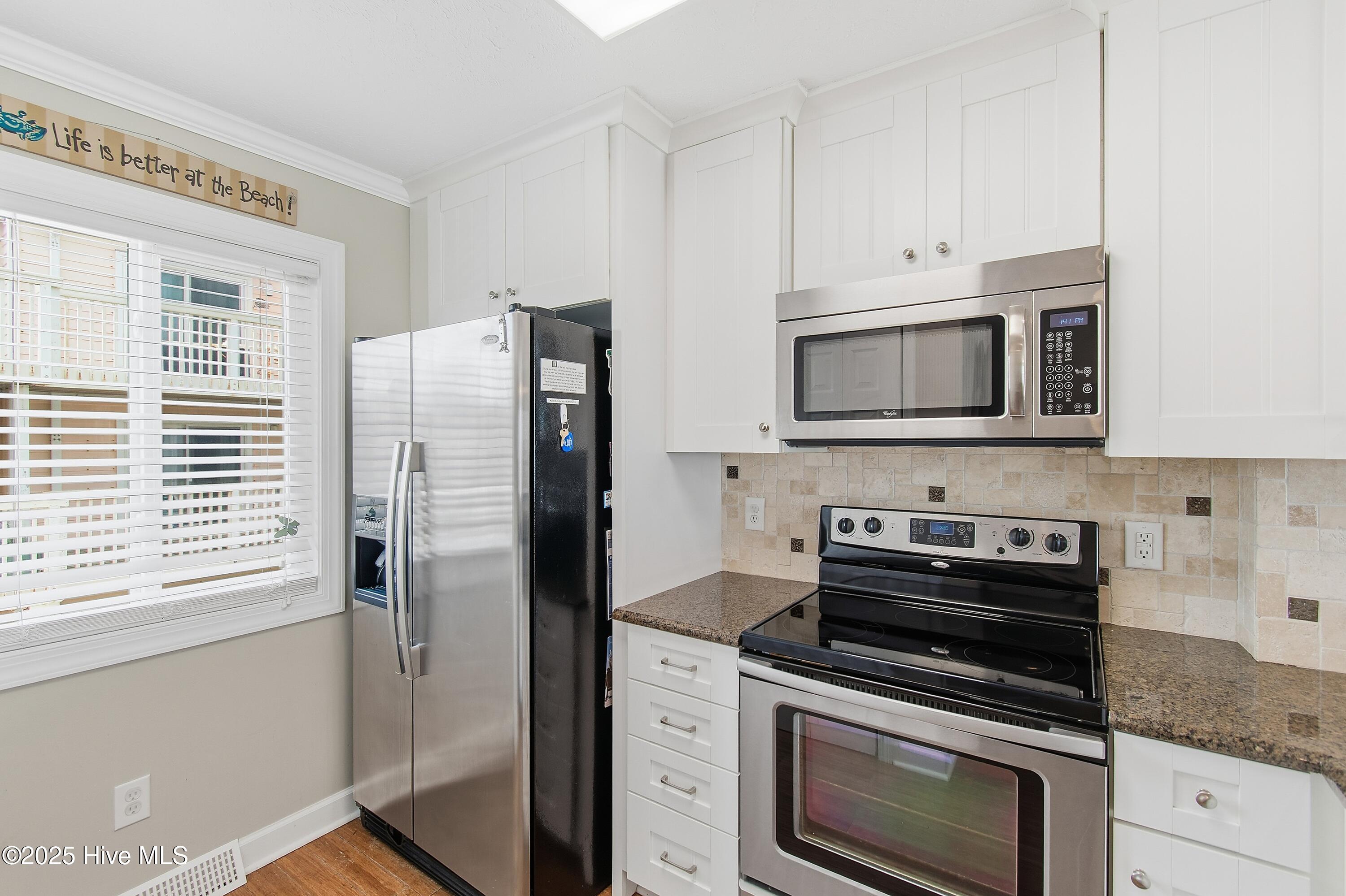 100544302 | Photo 11