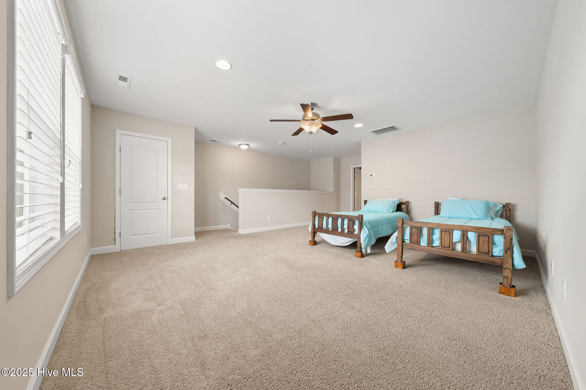 100513961 | Photo 33