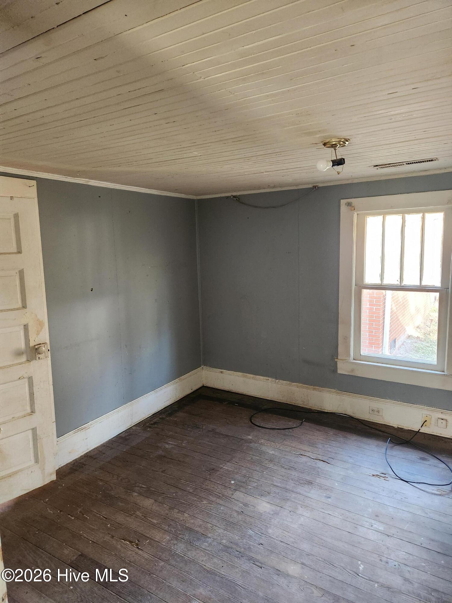 100550453 | Photo 33