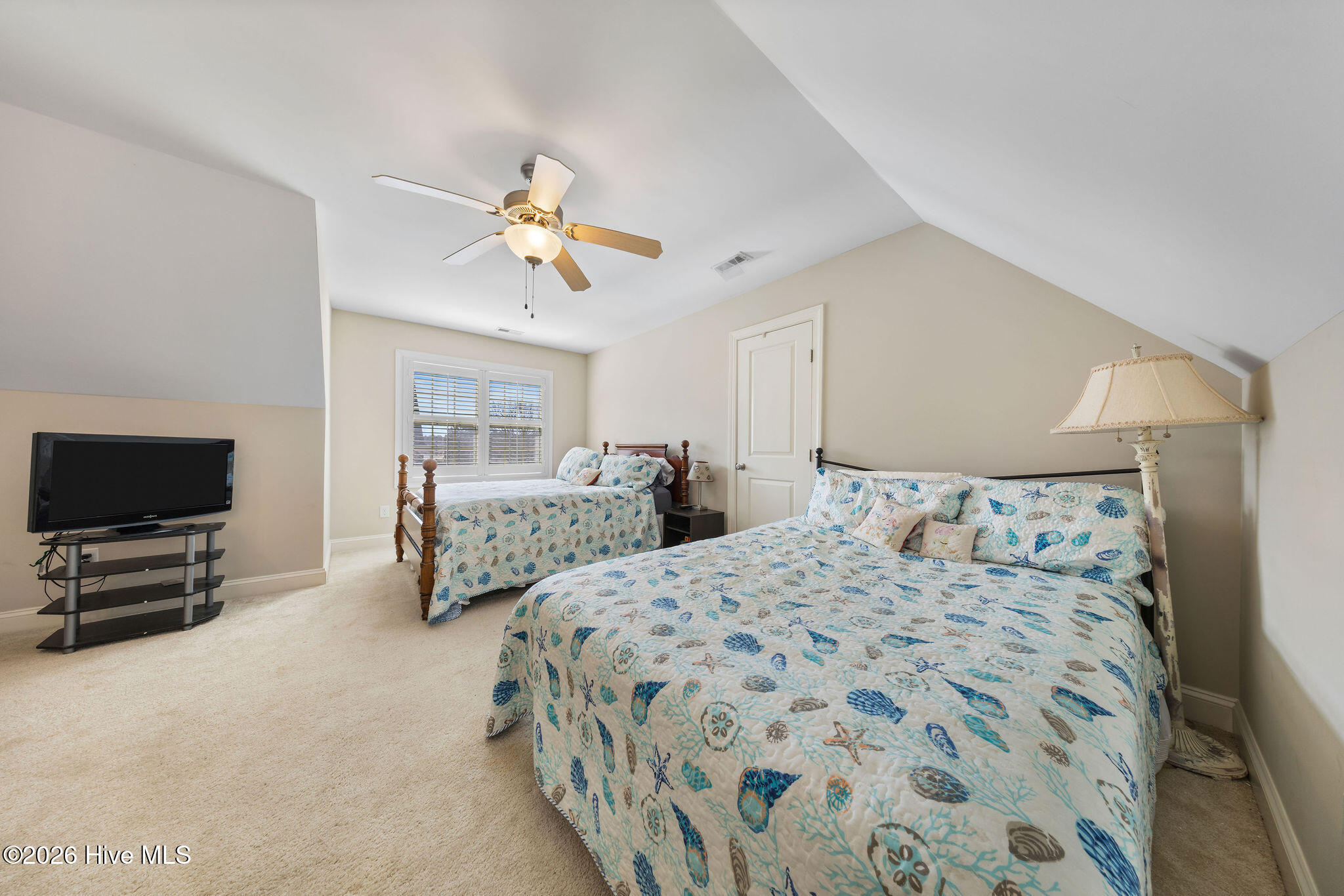 100554560 | Photo 40