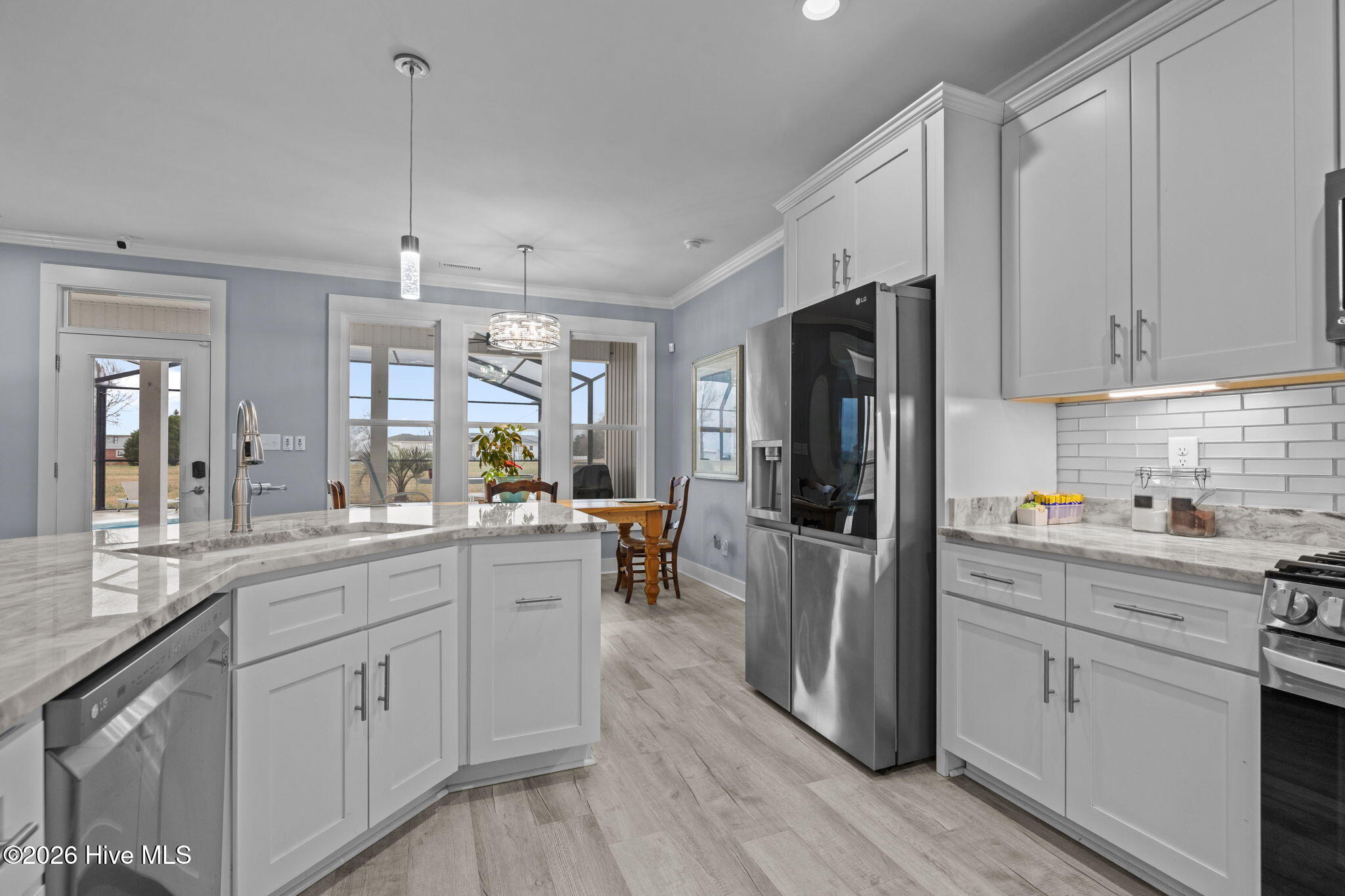 100549021 | Photo 16