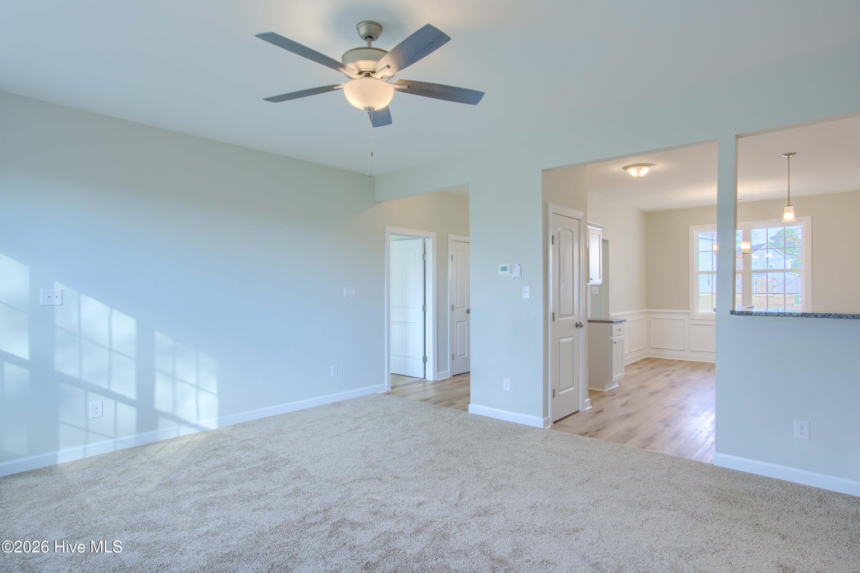 100526870 | Photo 25