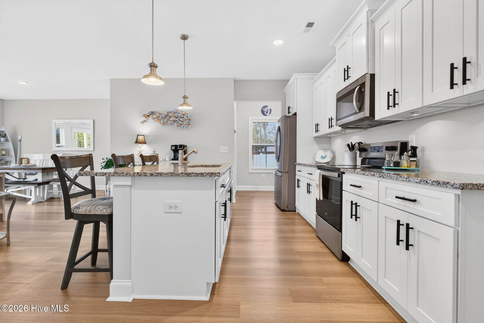 100564631 | Photo 11