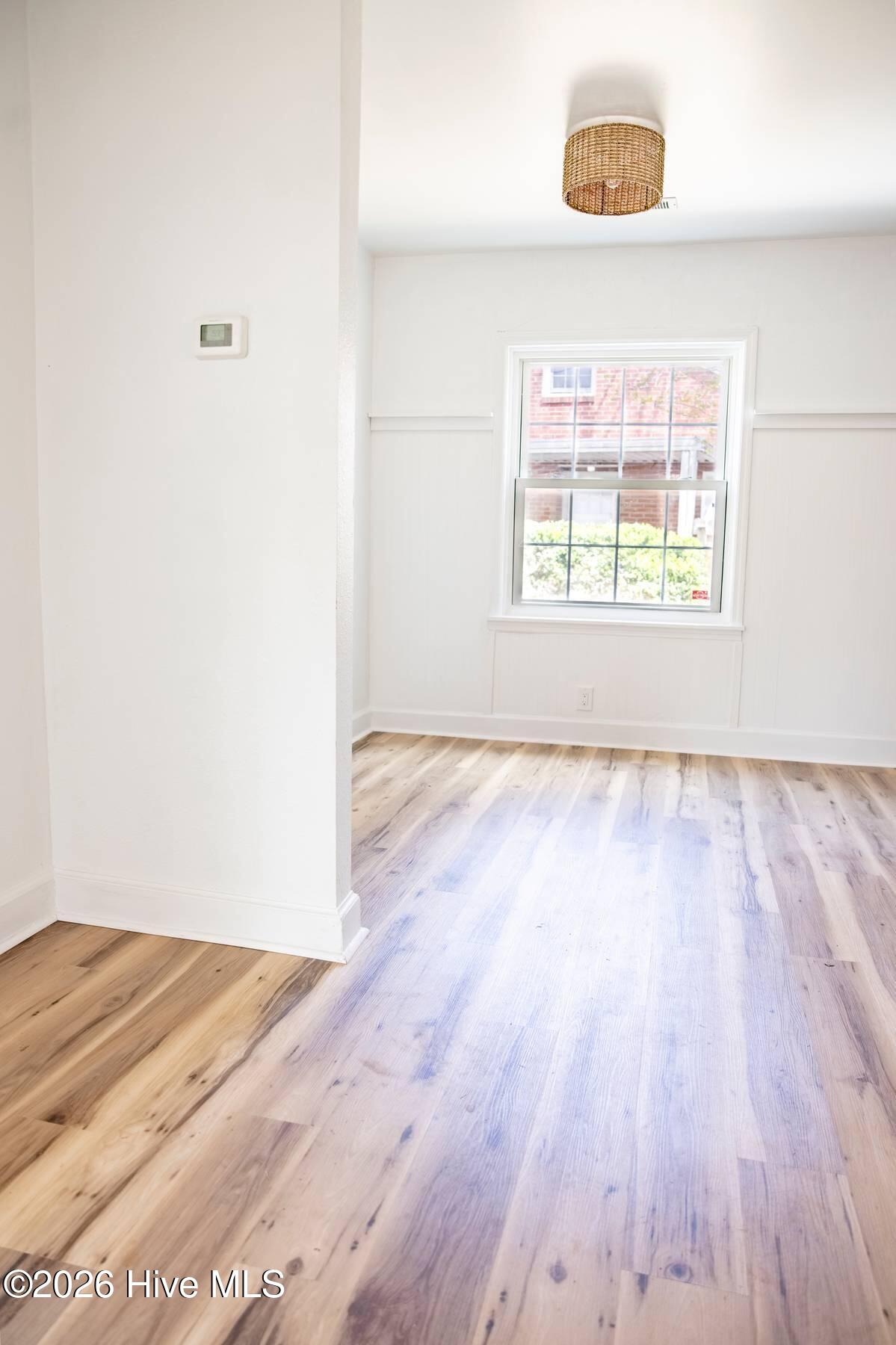 100568103 | Photo 13