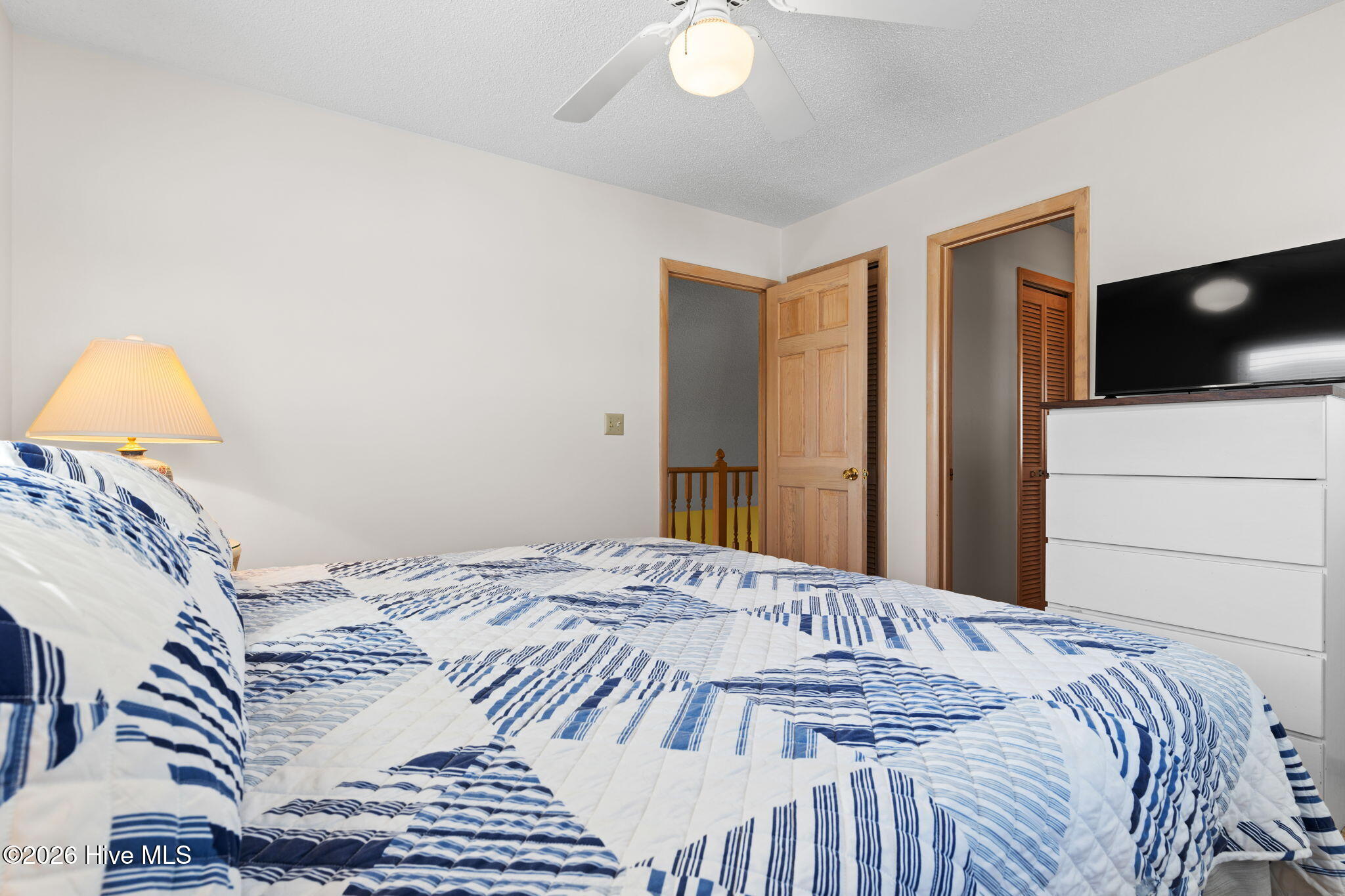 100560342 | Photo 30