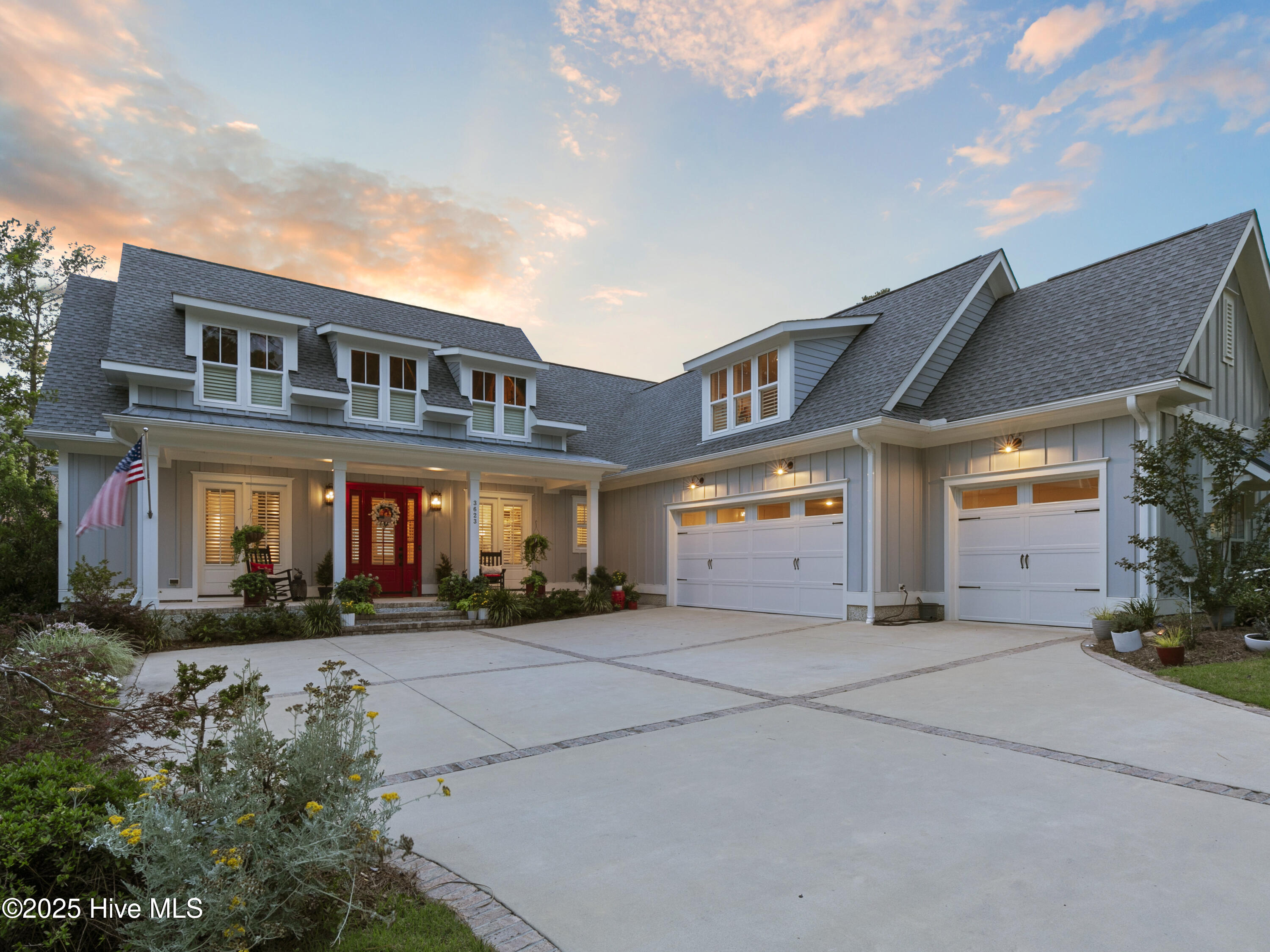 100537011 | Photo 78