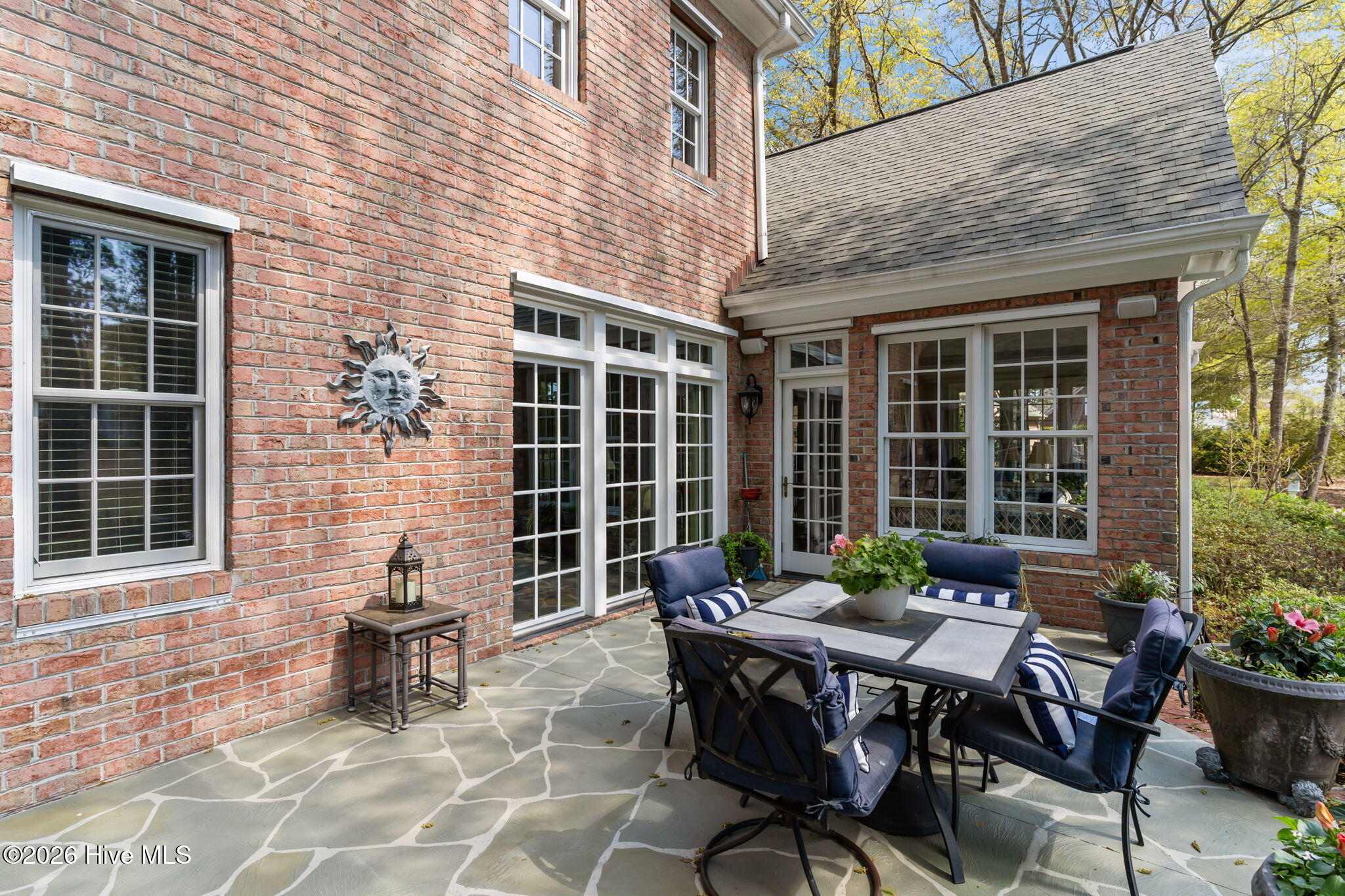 100564418 | Photo 53