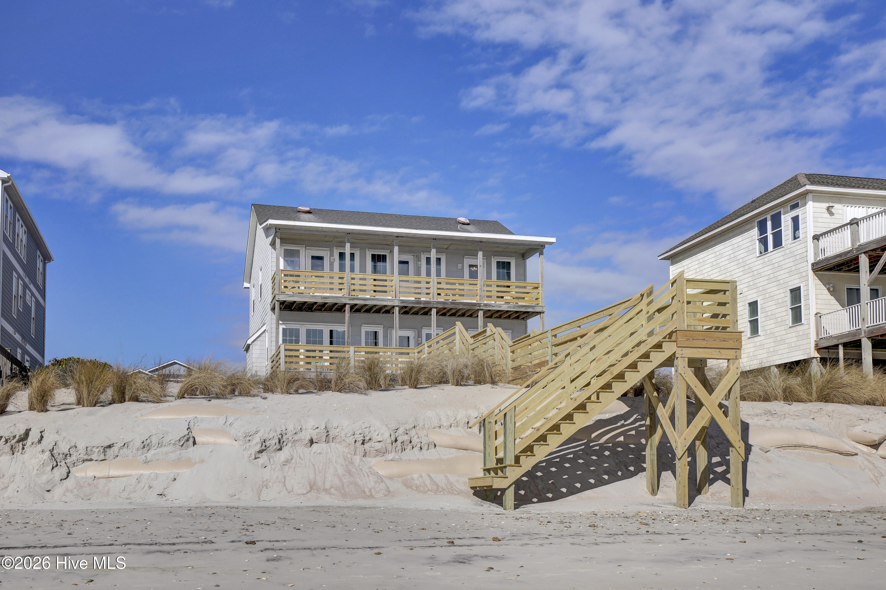 100551936 | Photo 14