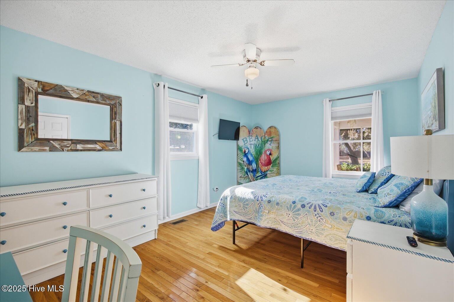 100546688 | Photo 24