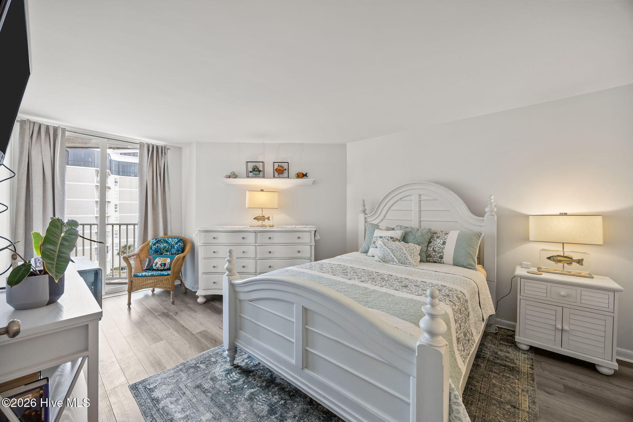 100557729 | Photo 15