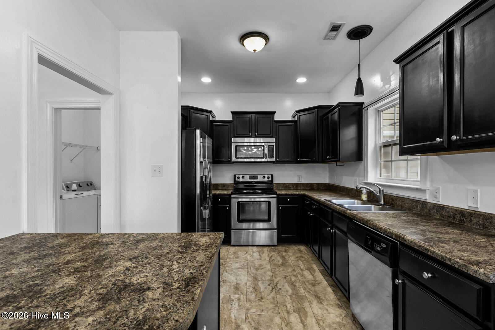 100564555 | Photo 10