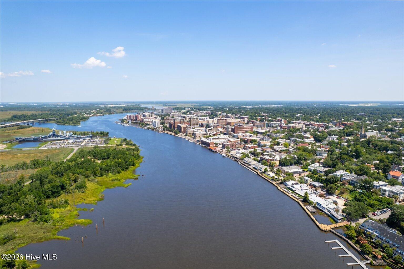 100558817 | Photo 60