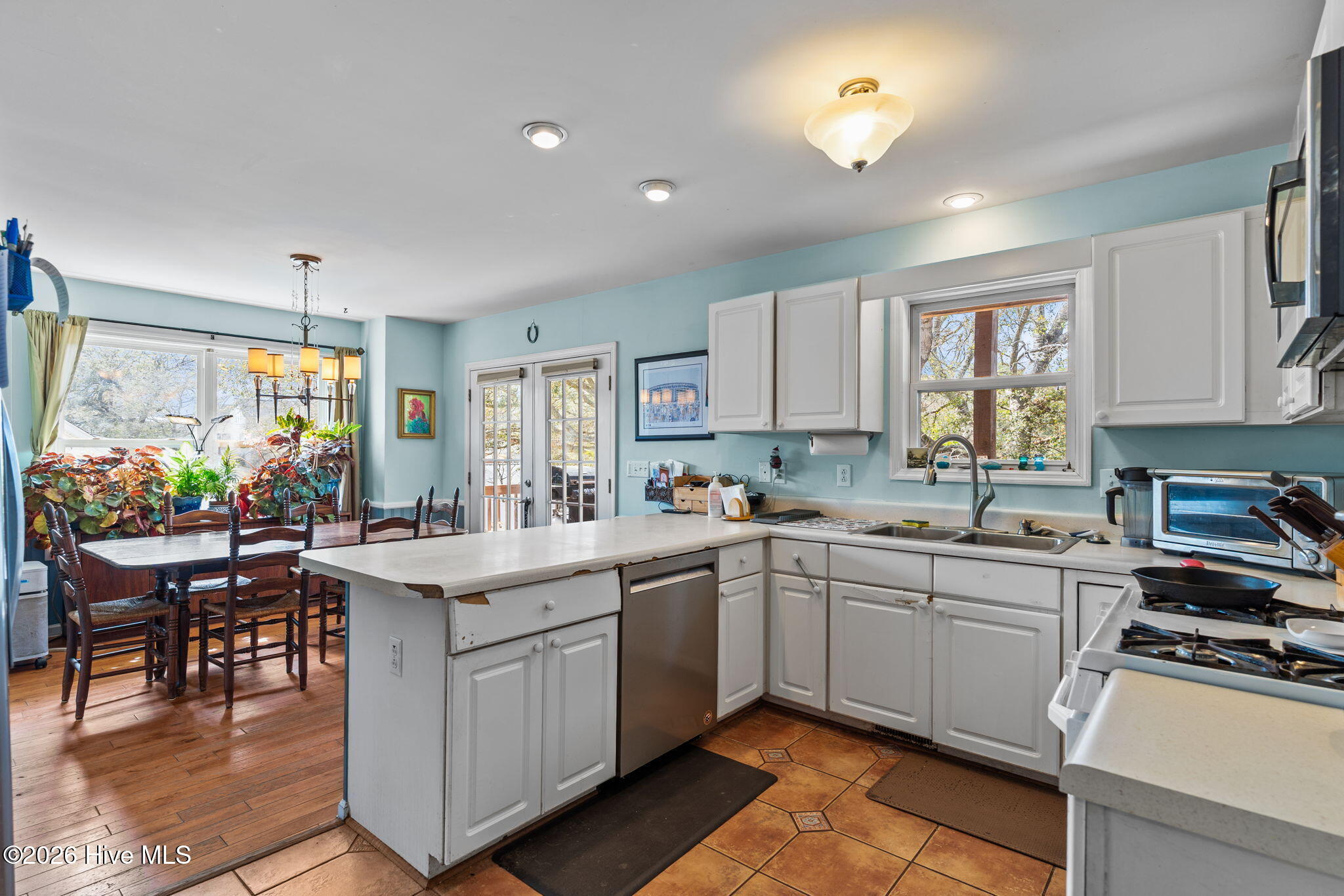 100564458 | Photo 22