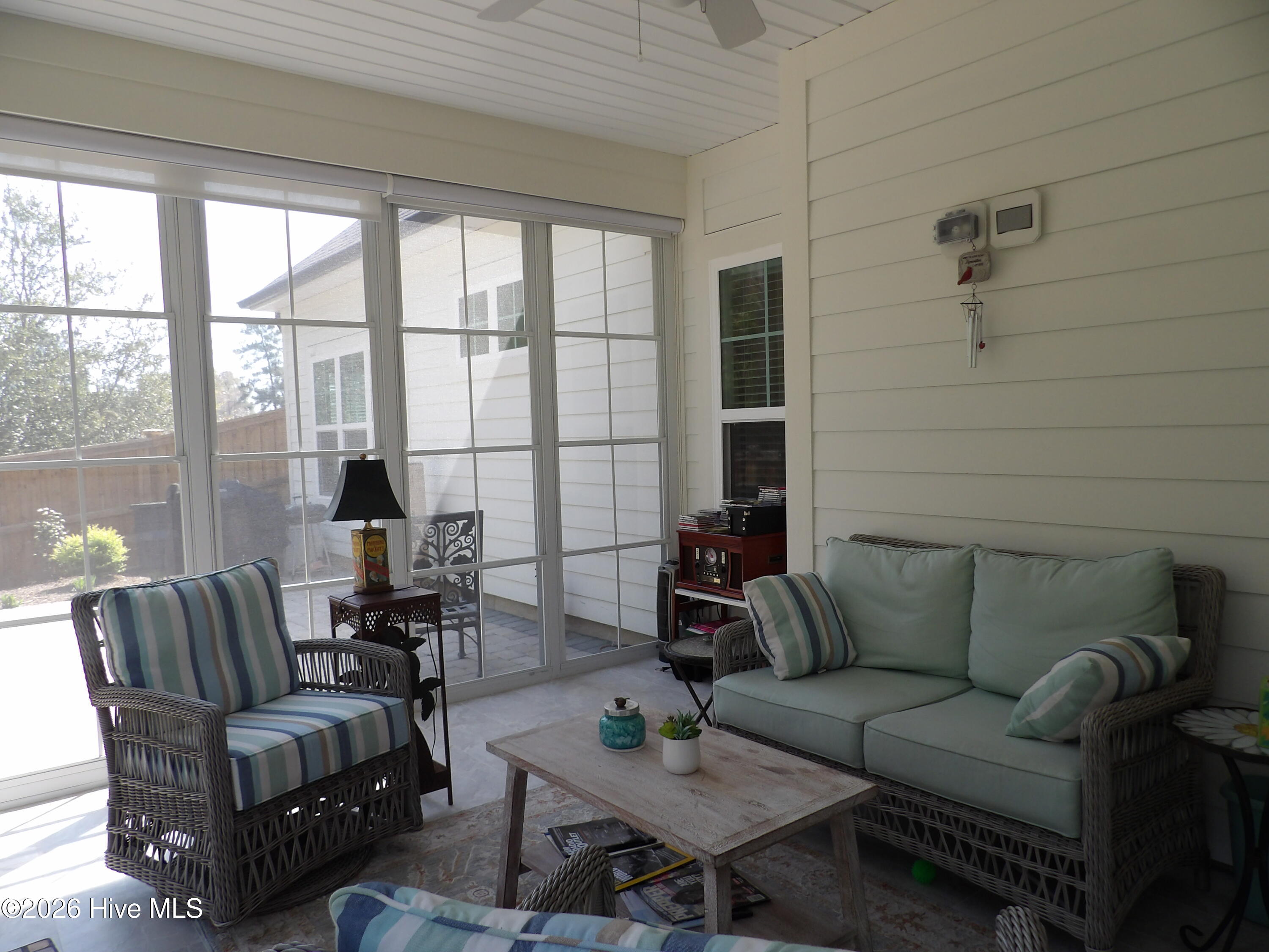 100561891 | Photo 26