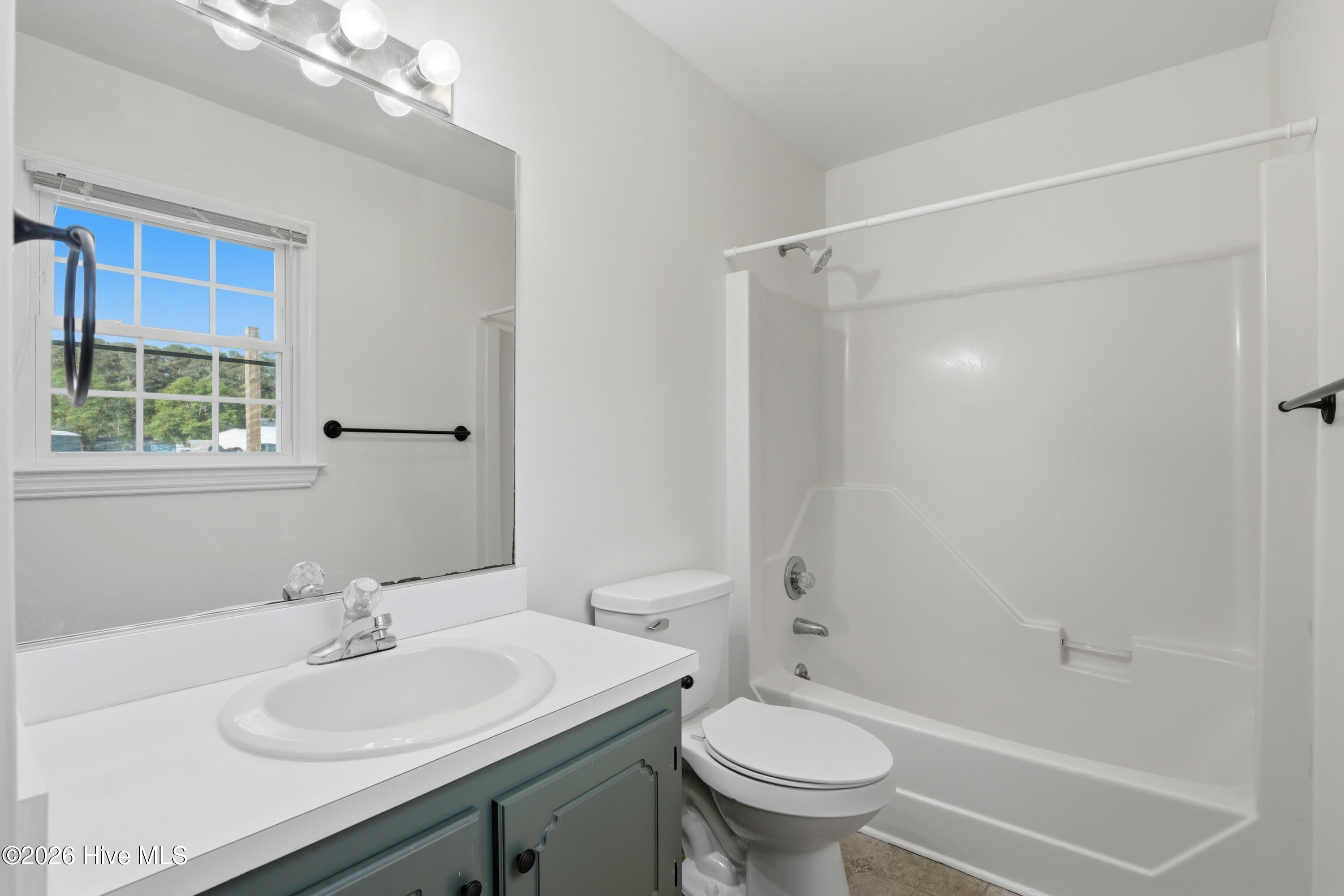 35-110 N Pointe Dr-35