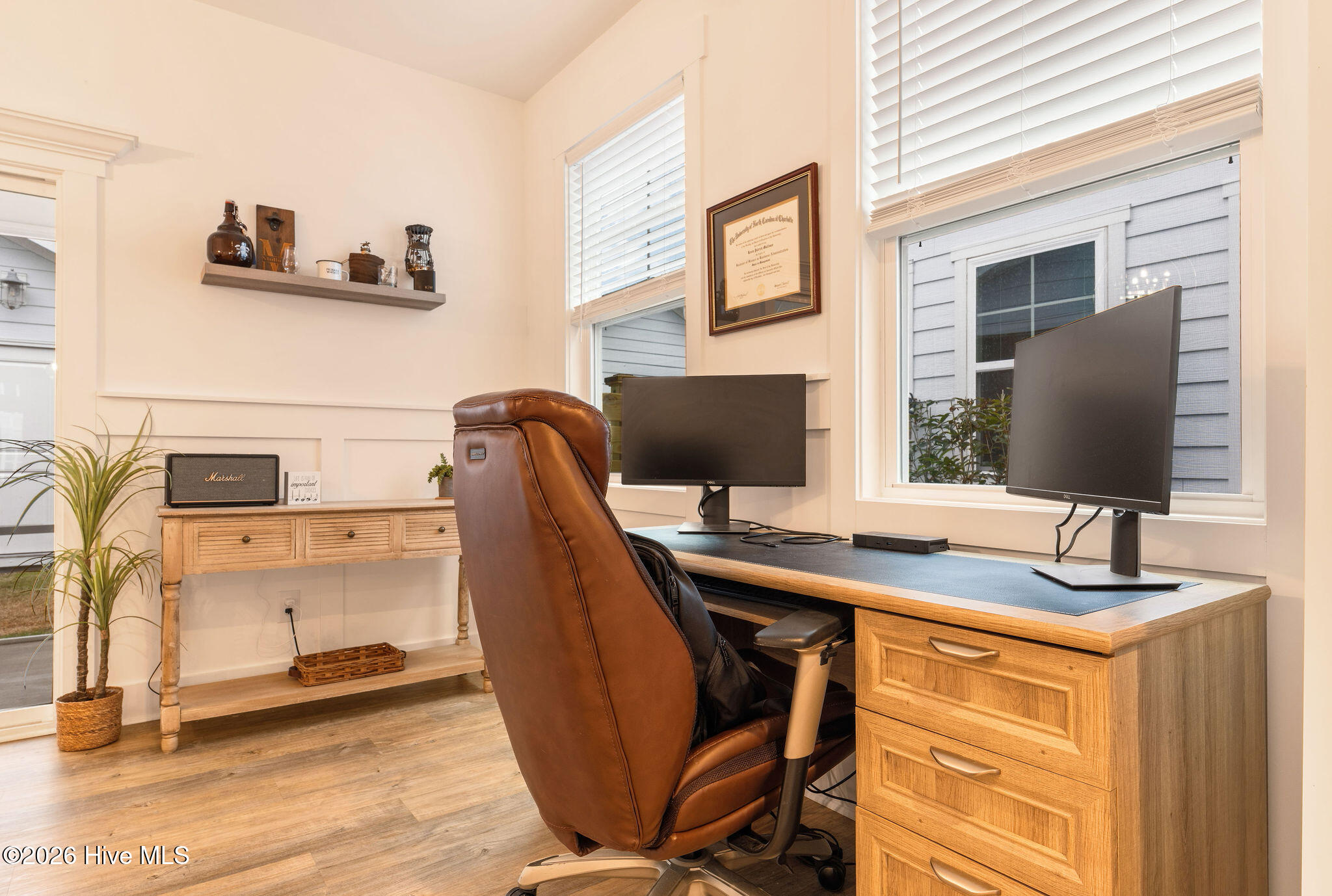 100553298 | Photo 15